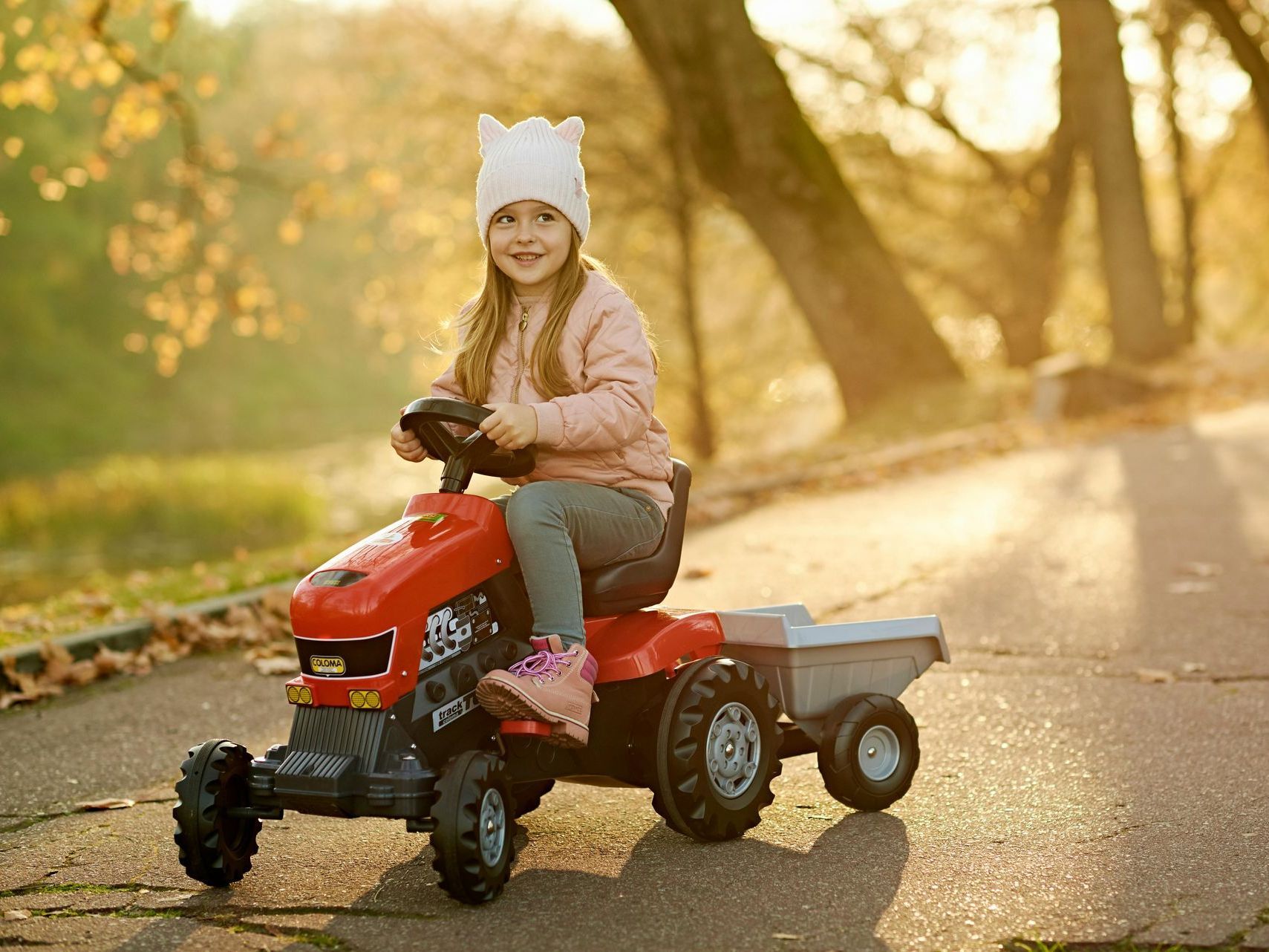a person is holding a roll of film in their hand .