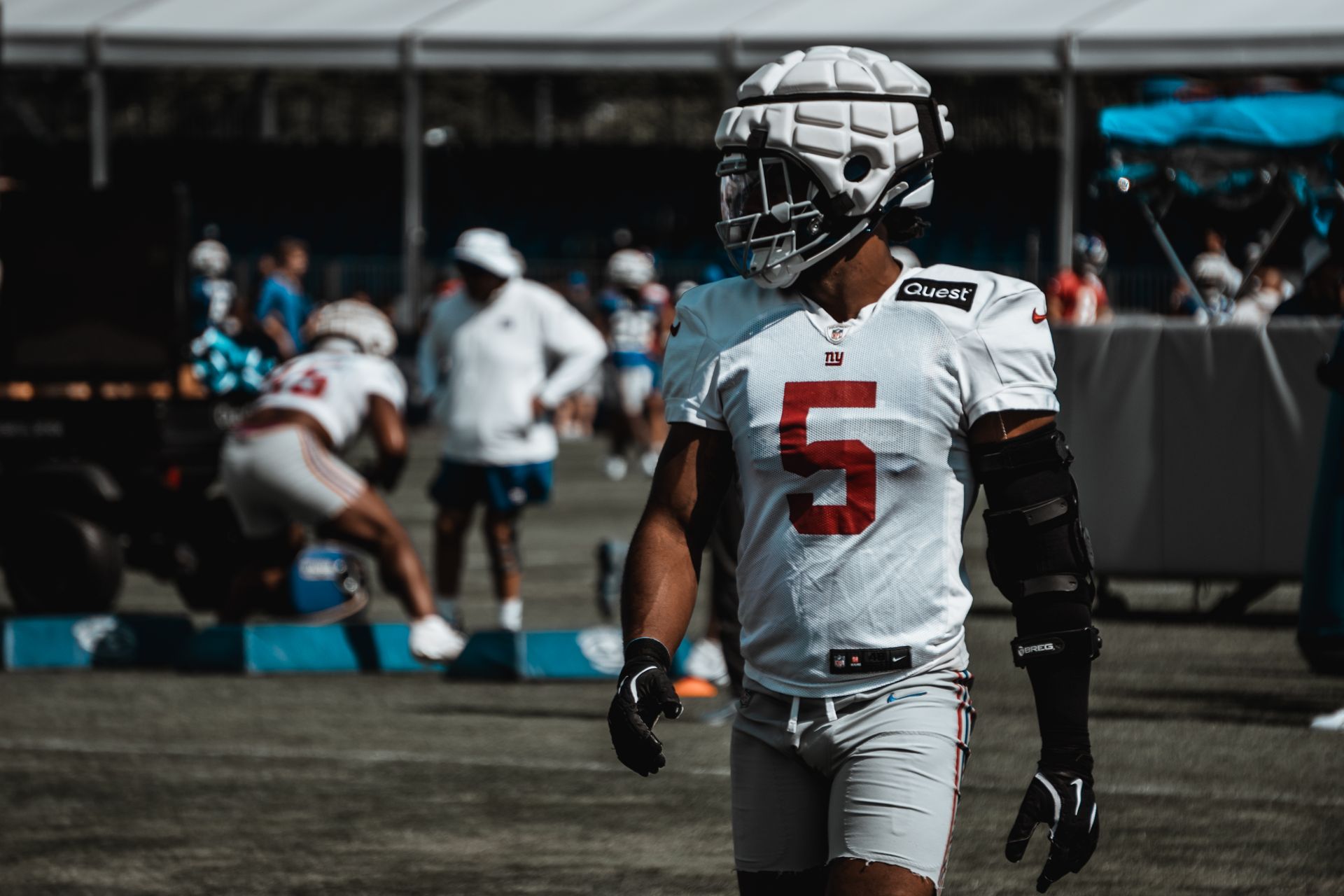 Defensive end.