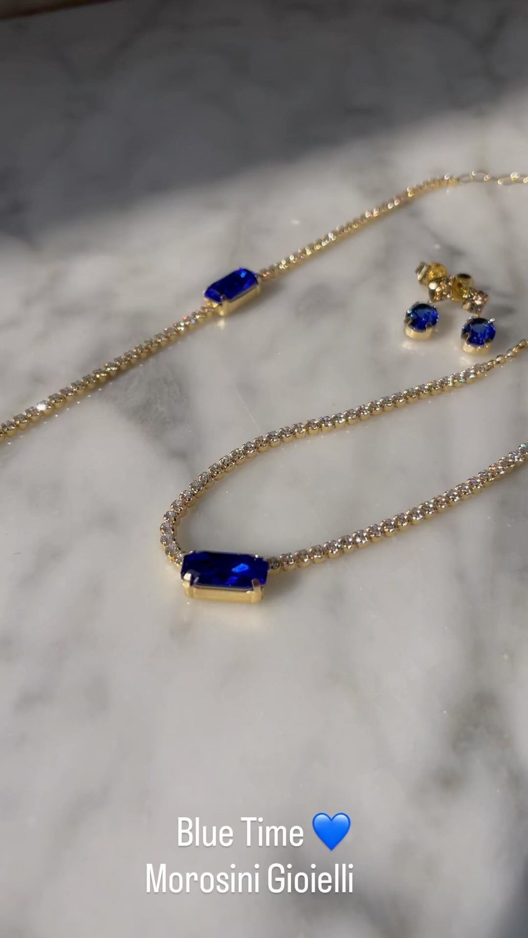 Un set di collana e orecchini di Blue Time Morosini Gioielli