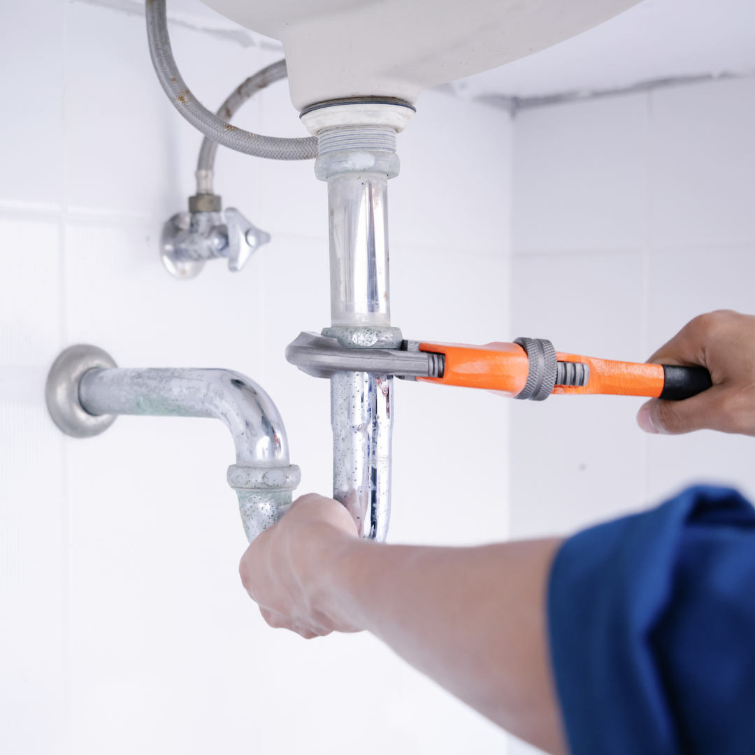 When Should I Fix the Plumbing Problem, and When Should I Just Call a Professional?