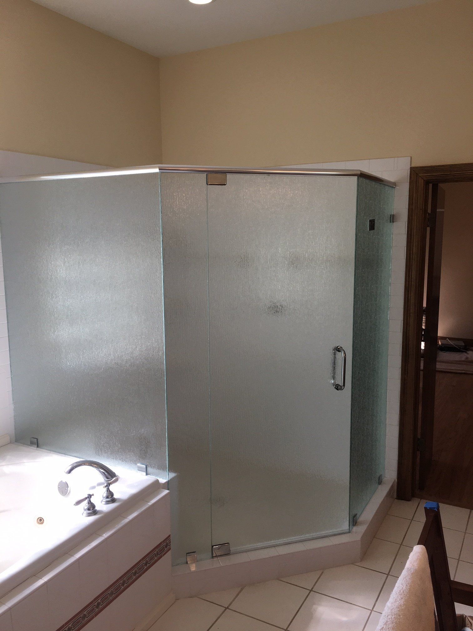 Small Glass Wall on Shower — Baker, LA — Baker Glass Wks, Inc.