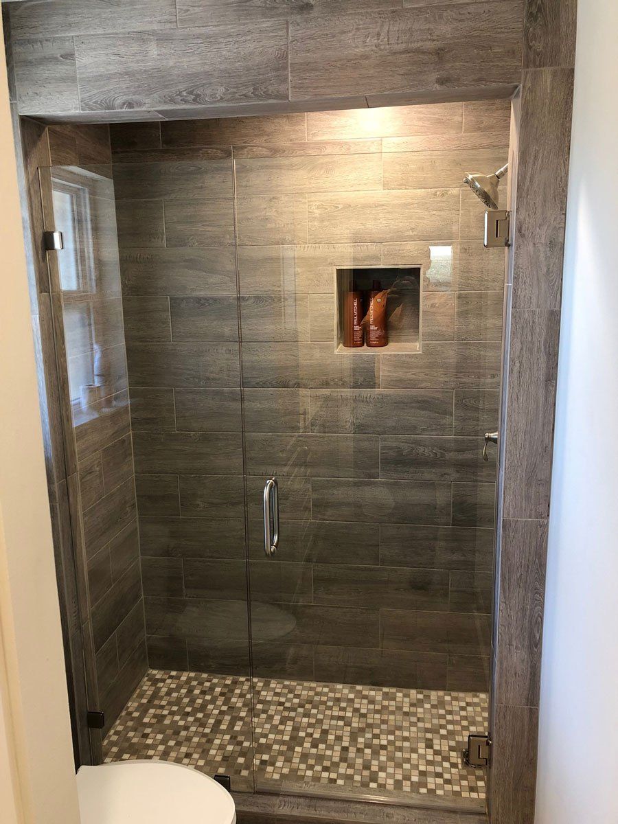 Shower Area — Dundee, IL — Baker Glass Works, Inc.