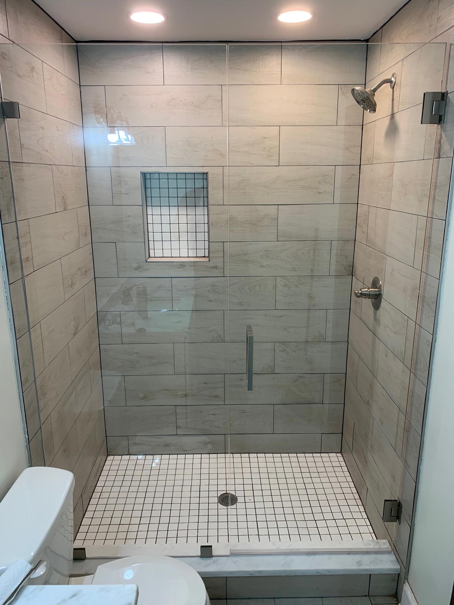 Simple Bathroom Design — Baker, LA — Baker Glass Works, Inc.