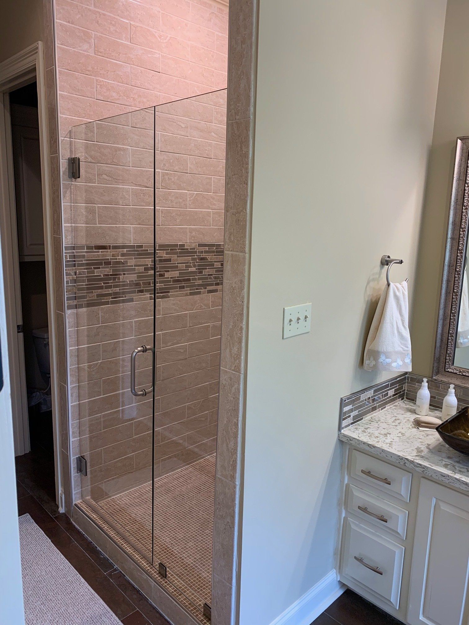Clean Bathroom — Baker, LA — Baker Glass Wks, Inc.