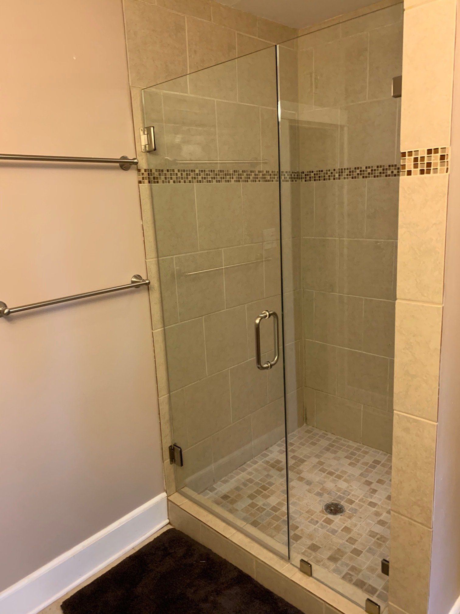 Small Shower Area — Baker, LA — Baker Glass Wks, Inc.