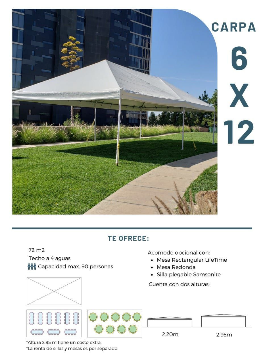 Una tienda de campaña blanca se encuentra sobre un exuberante campo verde.