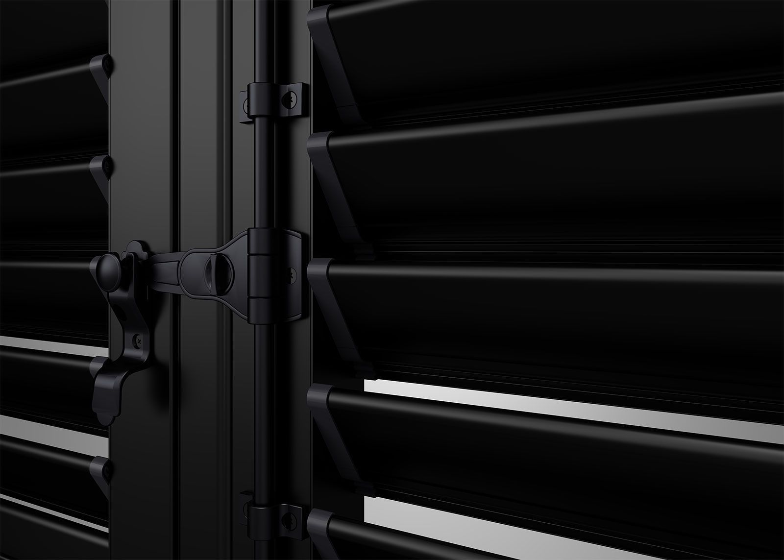 Persiane nere con meccanismo di chiusura, vista ravvicinata.