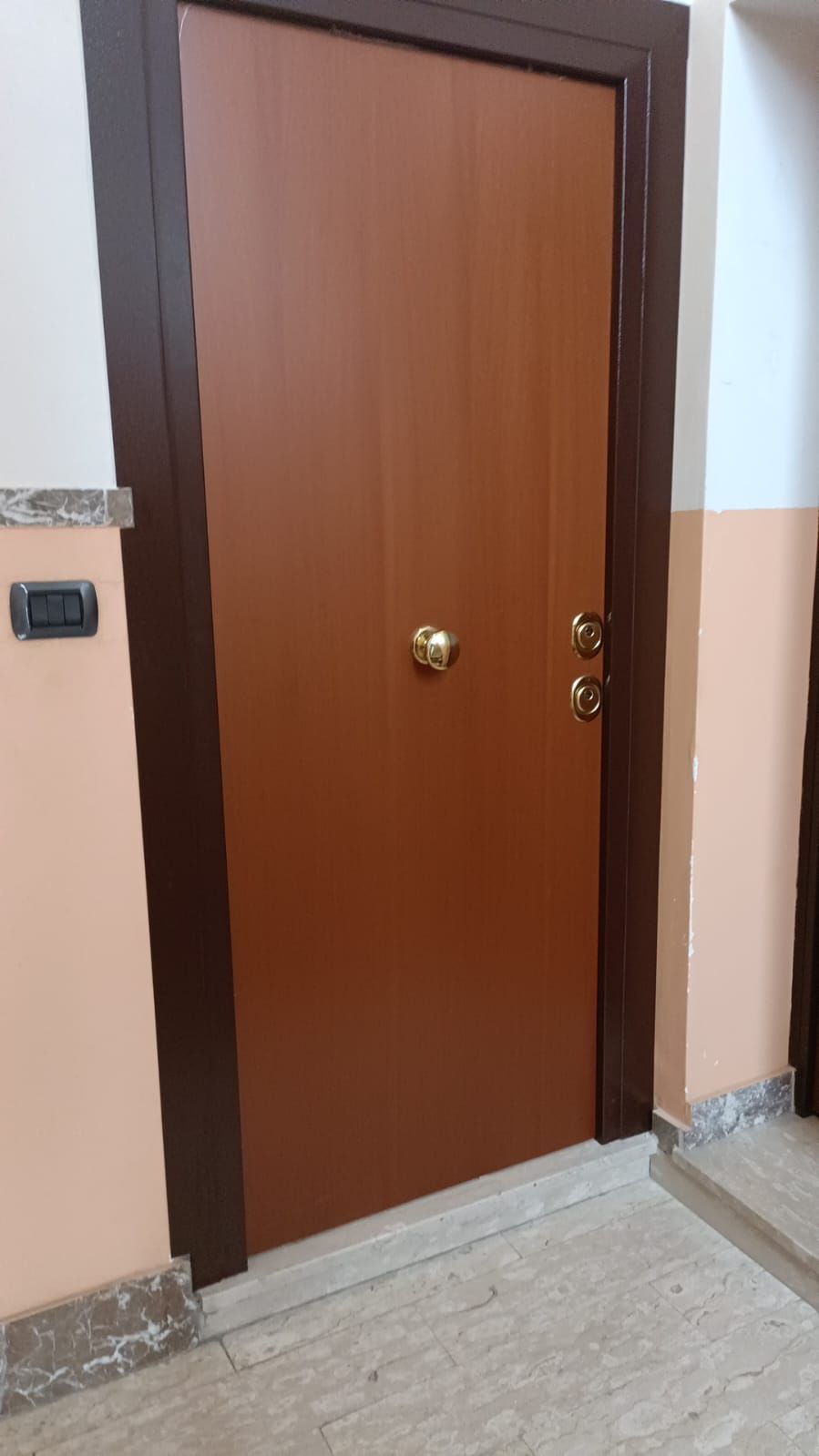 posa in opera portoni in alluminio 2RB Solution Roma