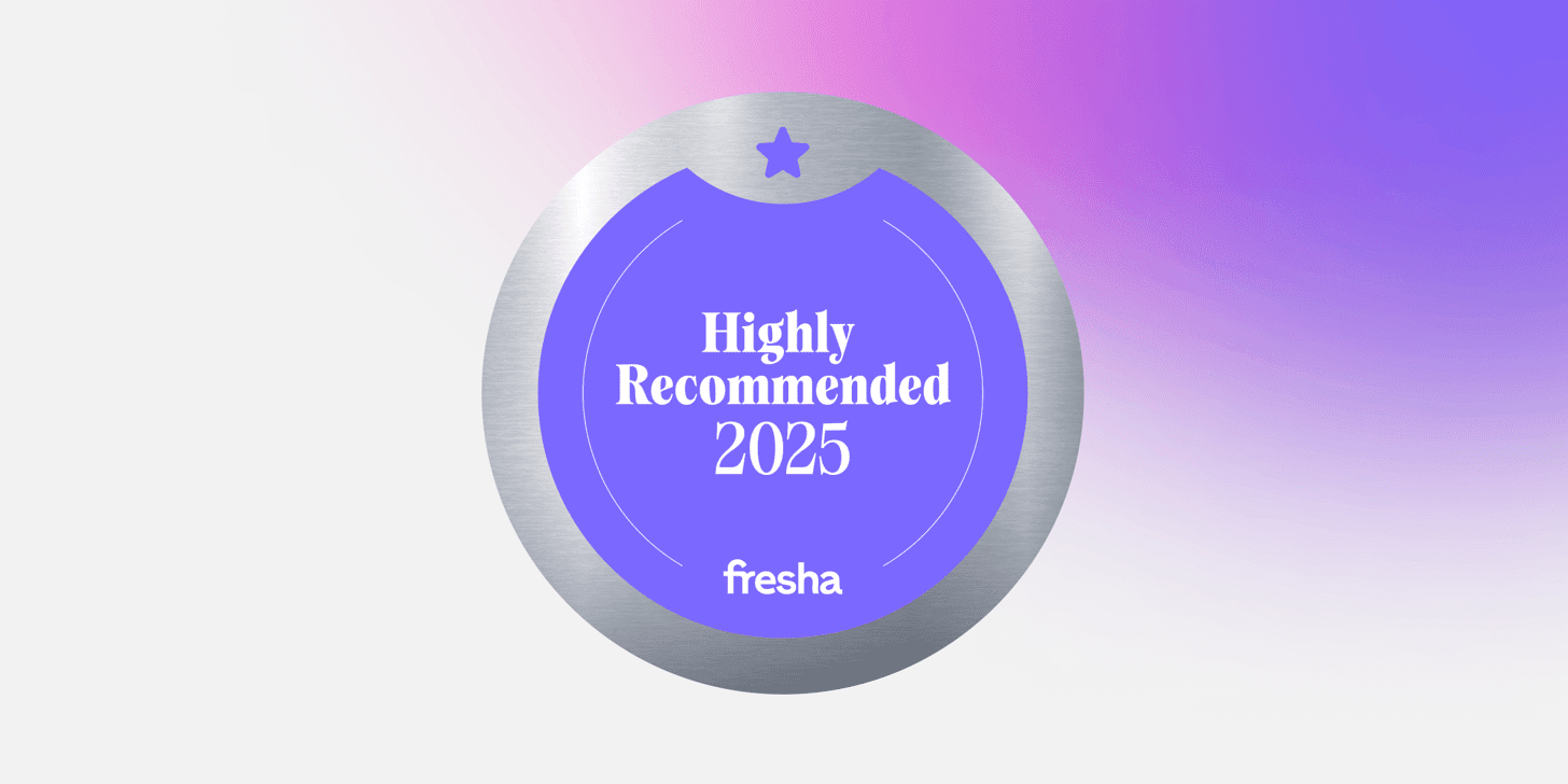 A purple circle with the words `` highly recommended 2025 '' on it