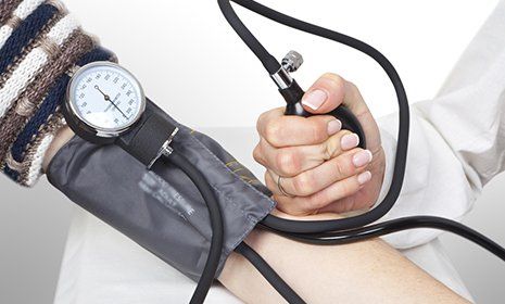 Misurazione pressione arteriosa alla Farmacia Villani Pavia 