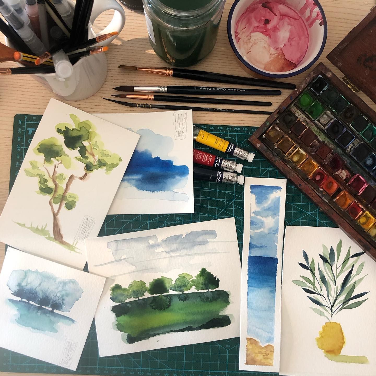 tavolo di lavoro, illustrazioni e acquarelli di anna_che_fa_cose