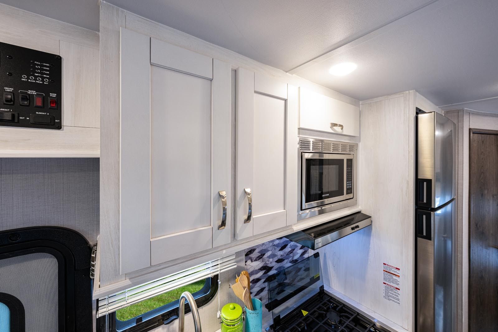 6220LE interior — 2