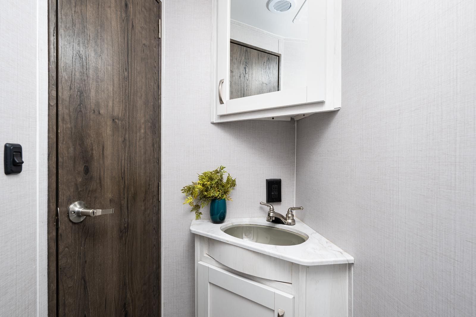 6220LE interior — 5