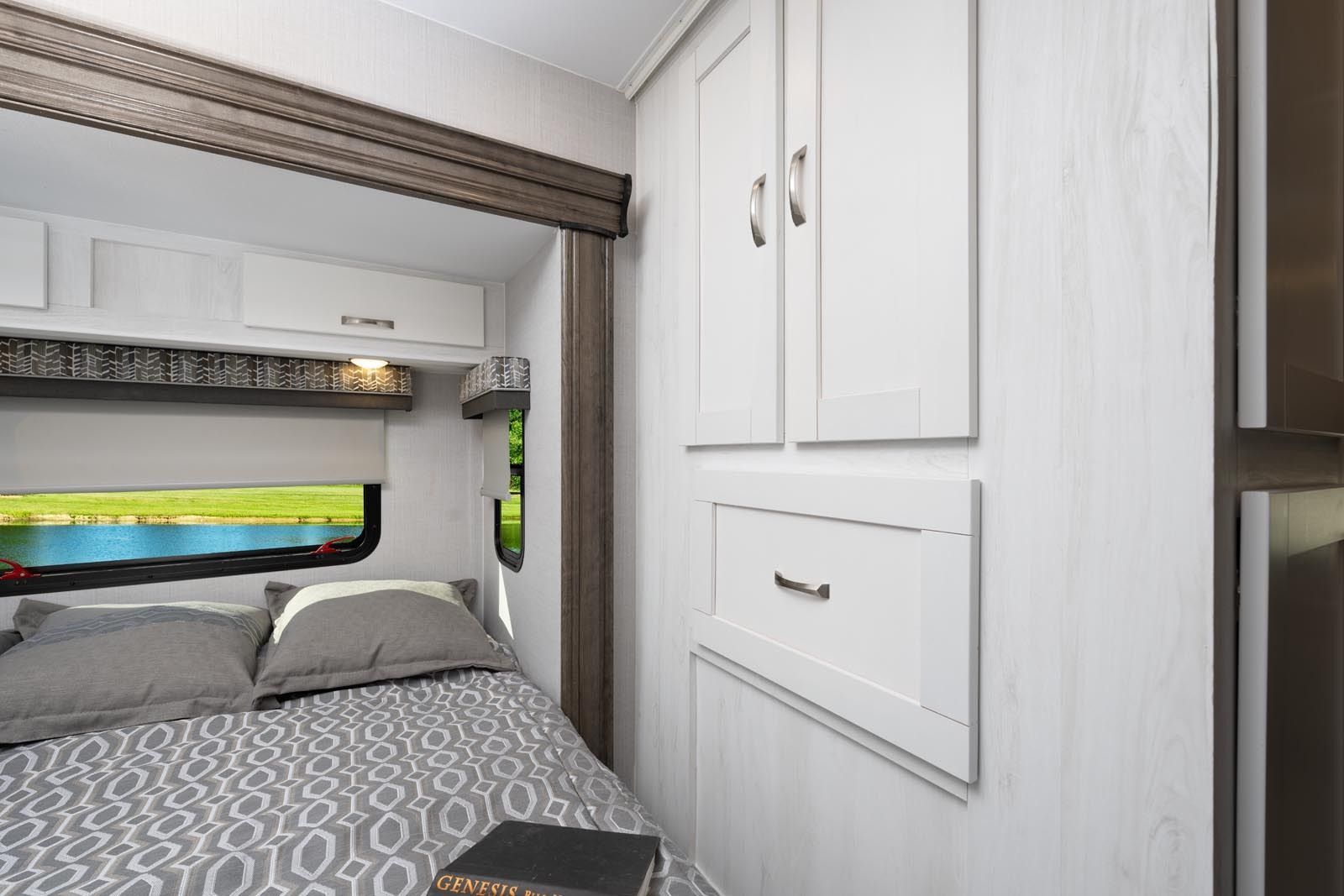 6220LE interior — 7