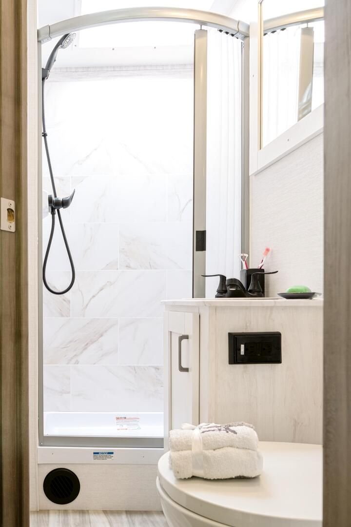 6237LE interior — 7