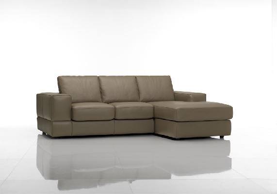 divano su misura ad angolo in ecopelle