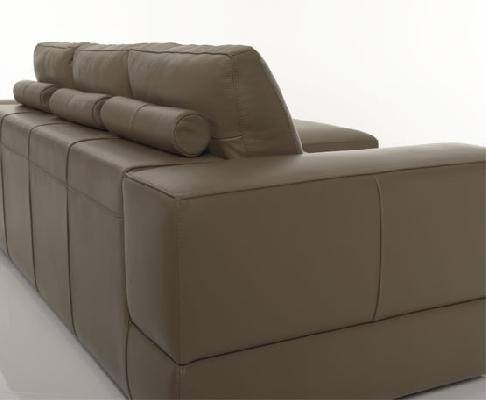 divano moderno in ecopelle