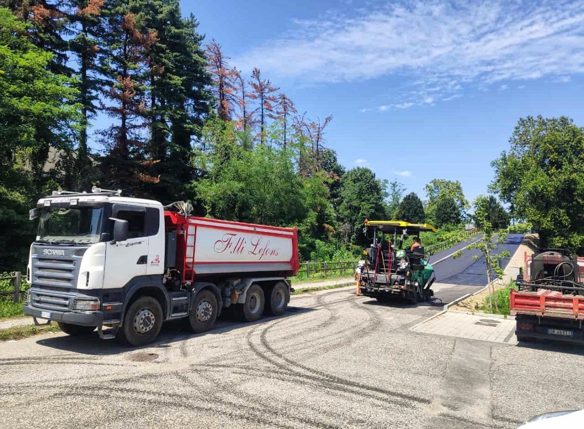 LAVORI STRADALI E ASFALTATURE