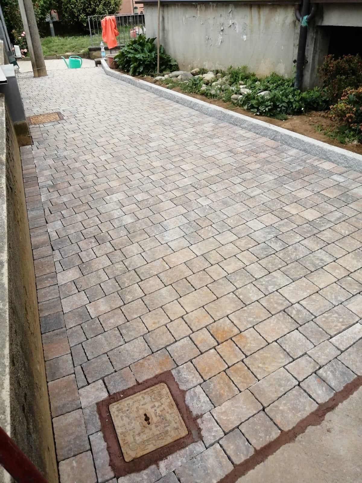 PAVIMENTAZIONI ESTERNE