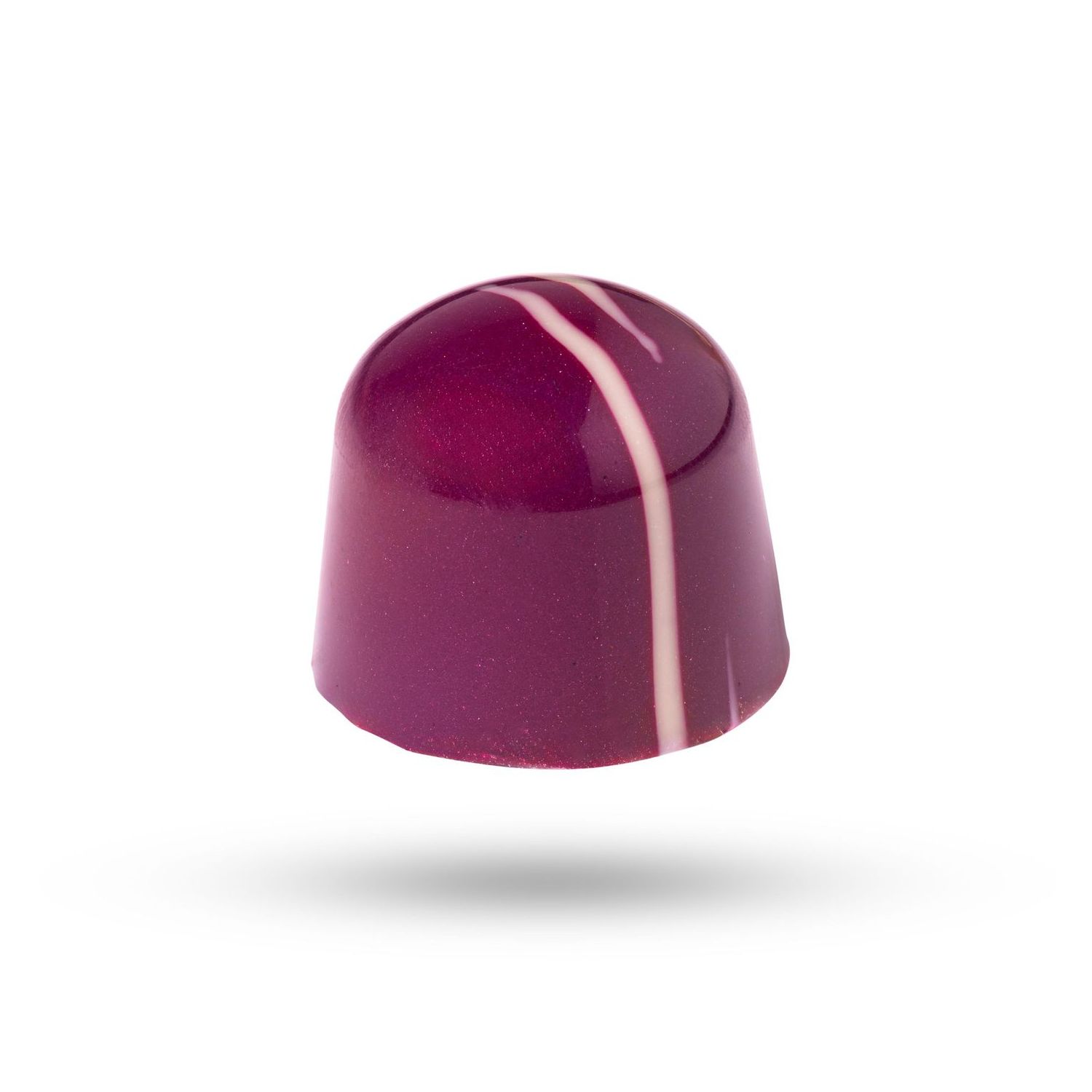 Een kastanjebruine chocoladetruffel met een lichtroze streep. Hij lijkt in de lucht te zweven.