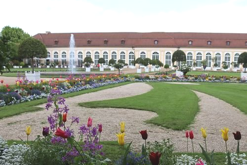 Hofgarten mit Orangerie.