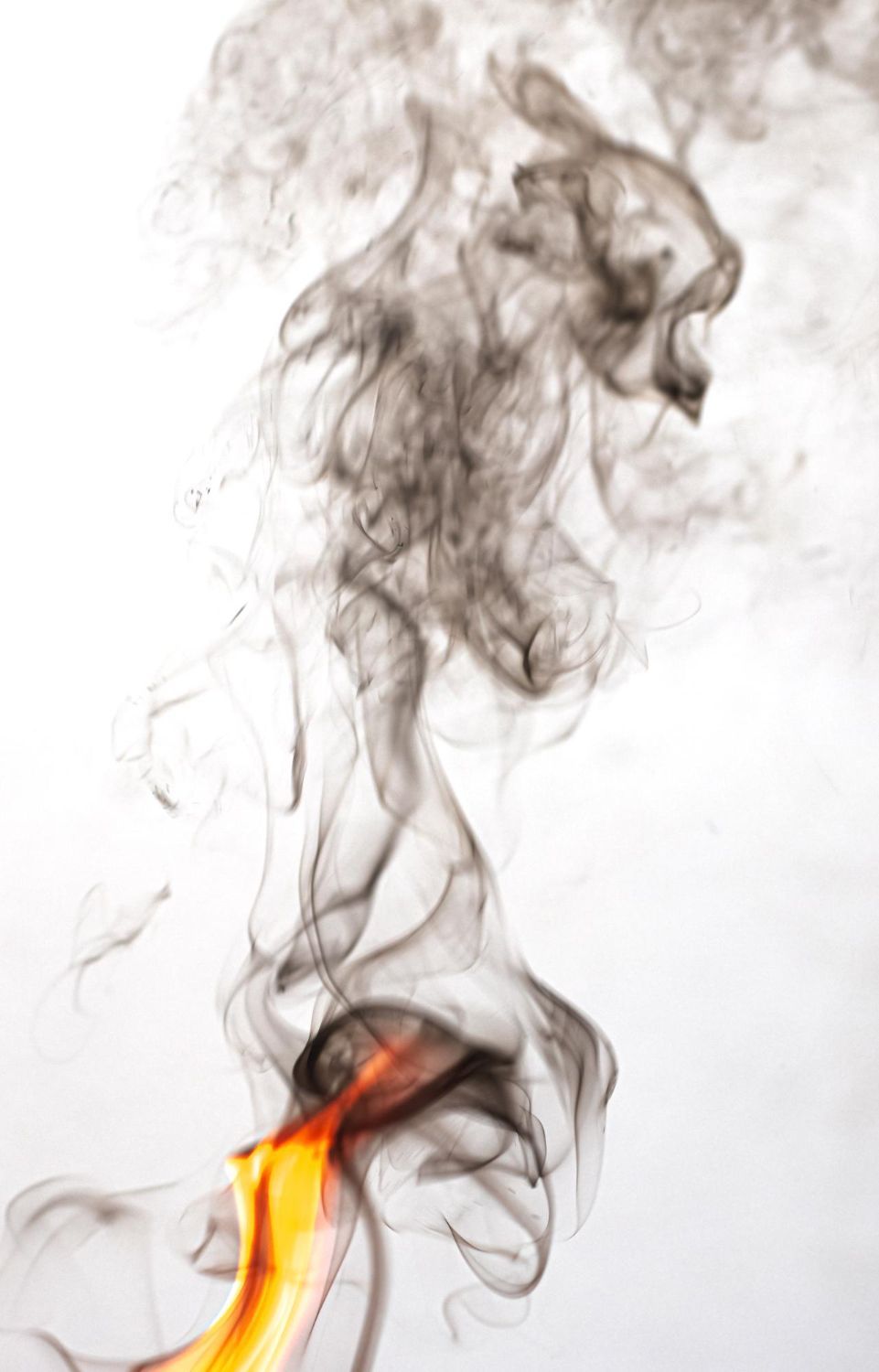 Why Does My Home Still Smell Like Smoke Months After a Fire?