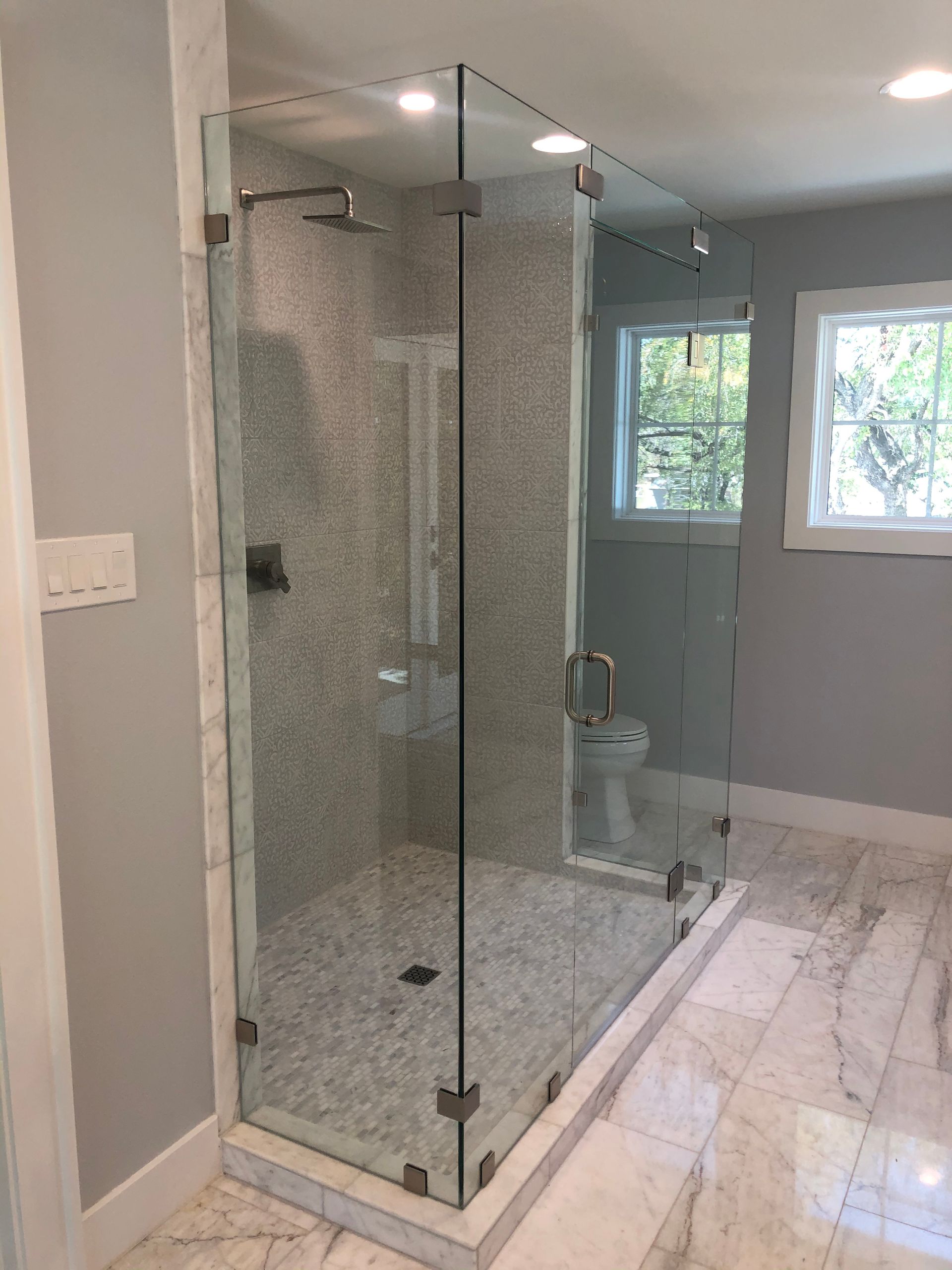 Service Bath & Glass 207