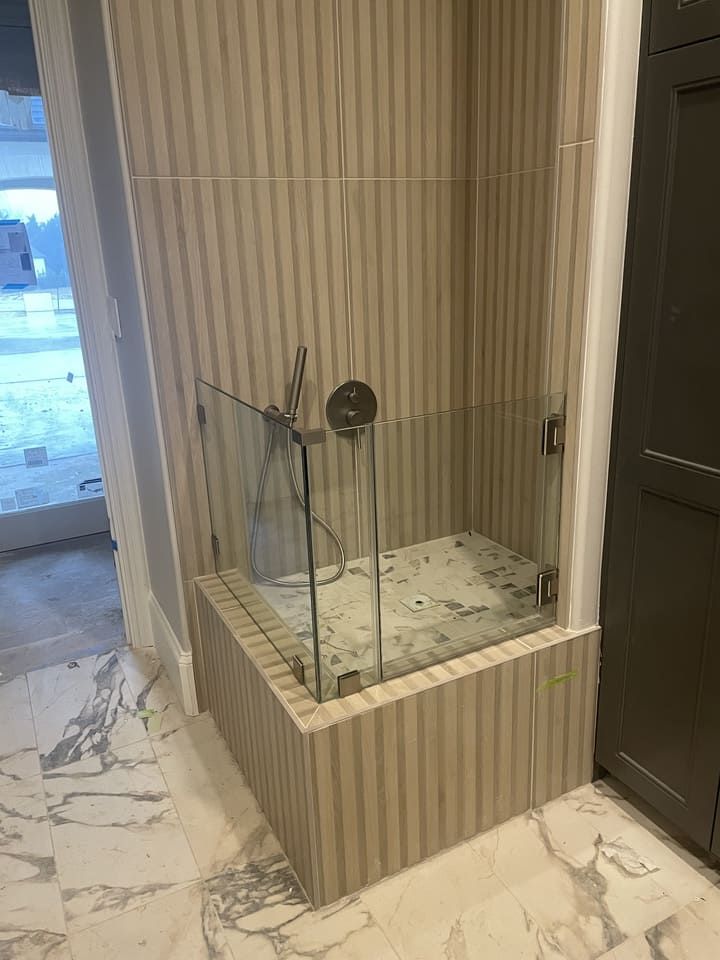 Service Bath & Glass 215
