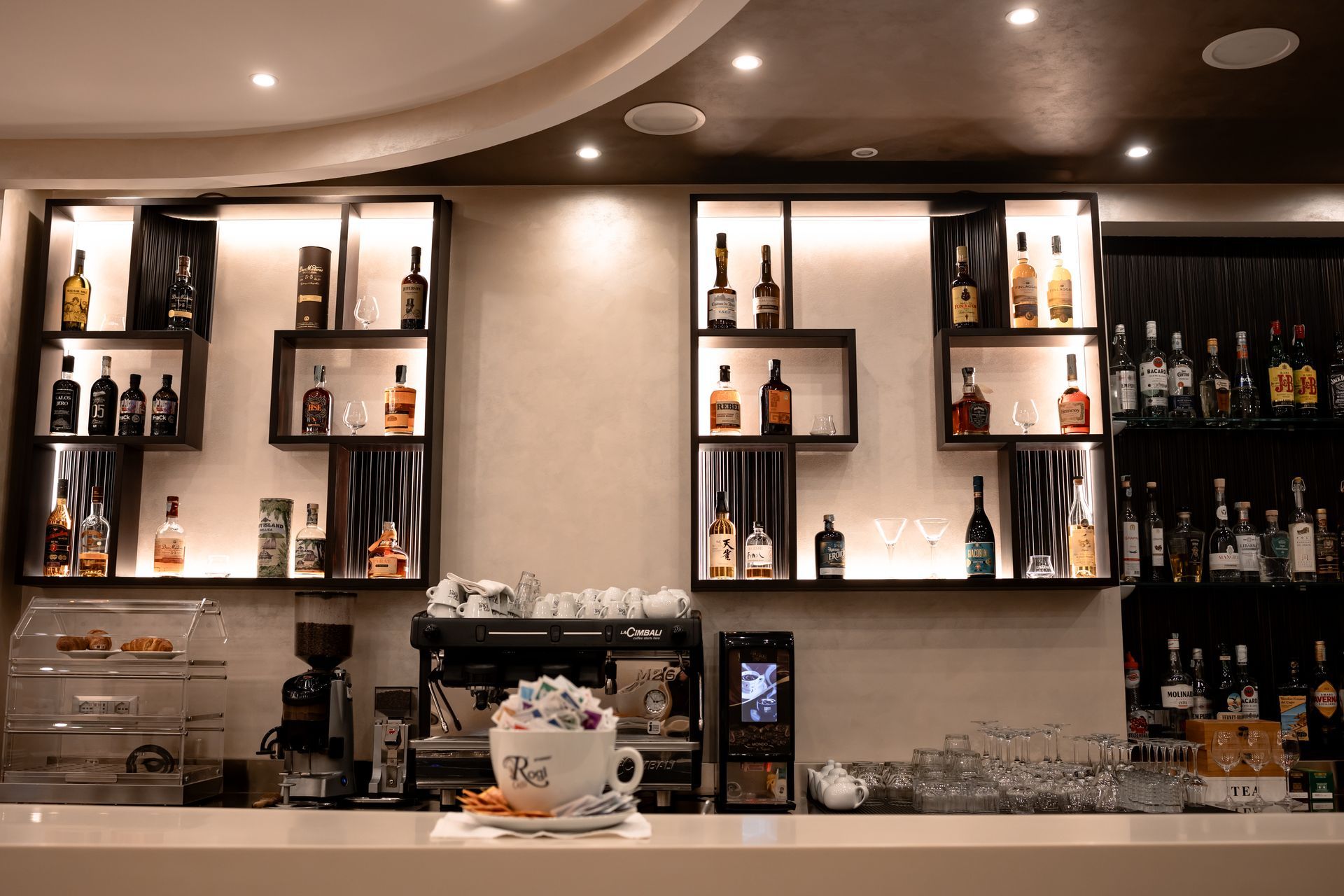 the bar of the Vittoria Rosarno hotel