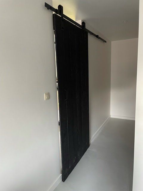 Referenz: Wandverkleidung & Schiebetür, Dendermonde, Belgien | Wandverkleidung & Schiebetür | Dendermonde | Belgien | Heavy | Nichts | Rubio Monocoat Sealer