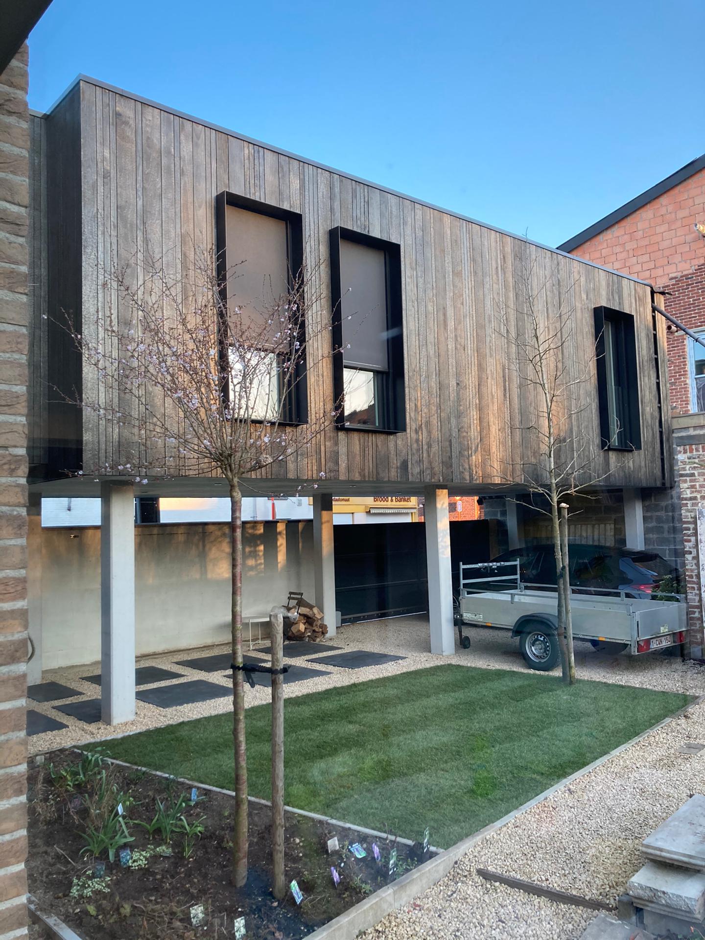 Reference: Cladding in burned Accoya wood, Tienen, Belgium | Cladding in burned Accoya wood | Tienen | Belgium | Medium | Nothing | Aqua-Proof Pro Wood Basic