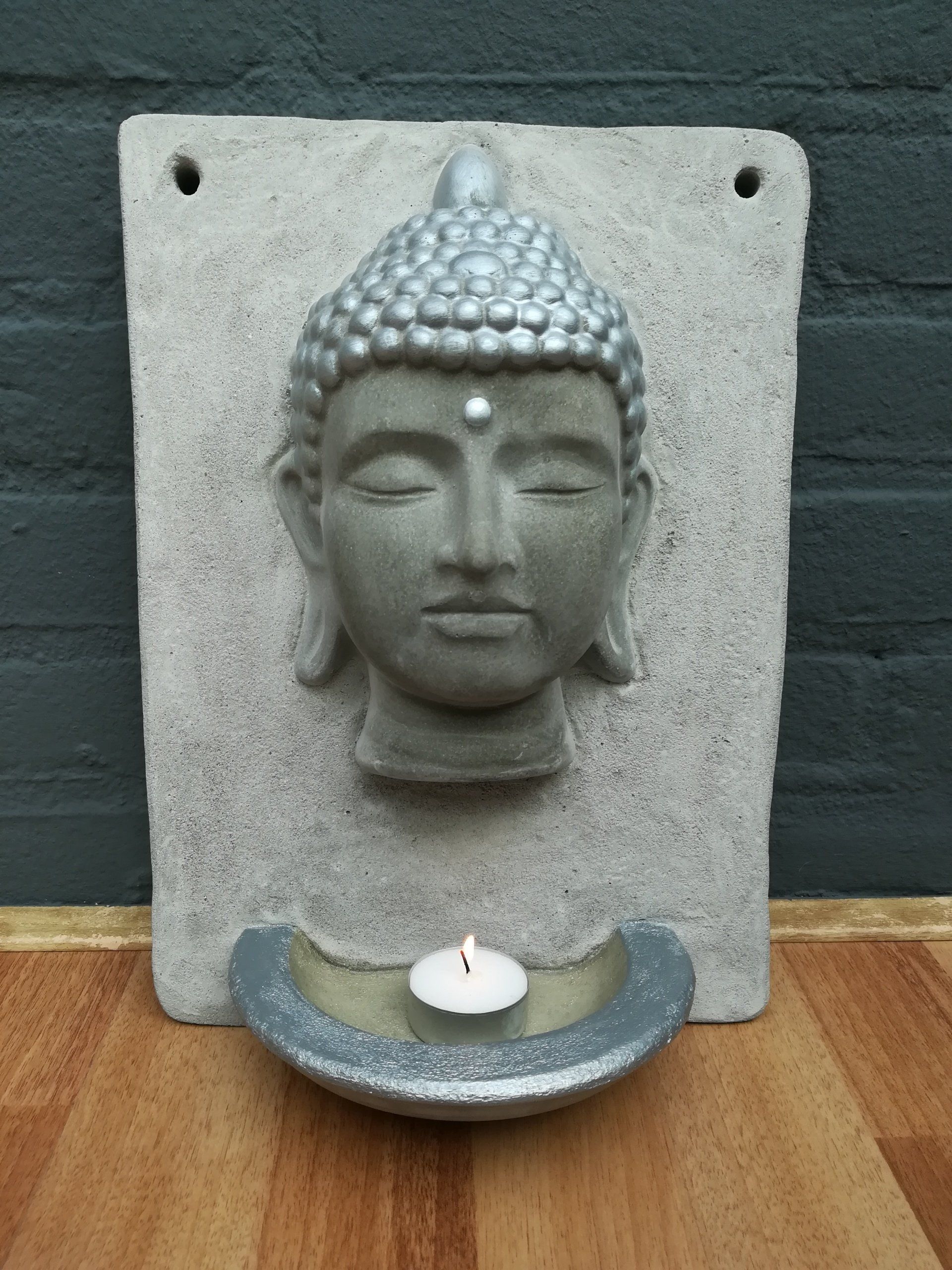 buddha, buddha van beton, uniek buddha, buddha om op te muur te hangen, betondeco, betondecoratie, uniek betondecoratie, iets anders geven, sober, grijs