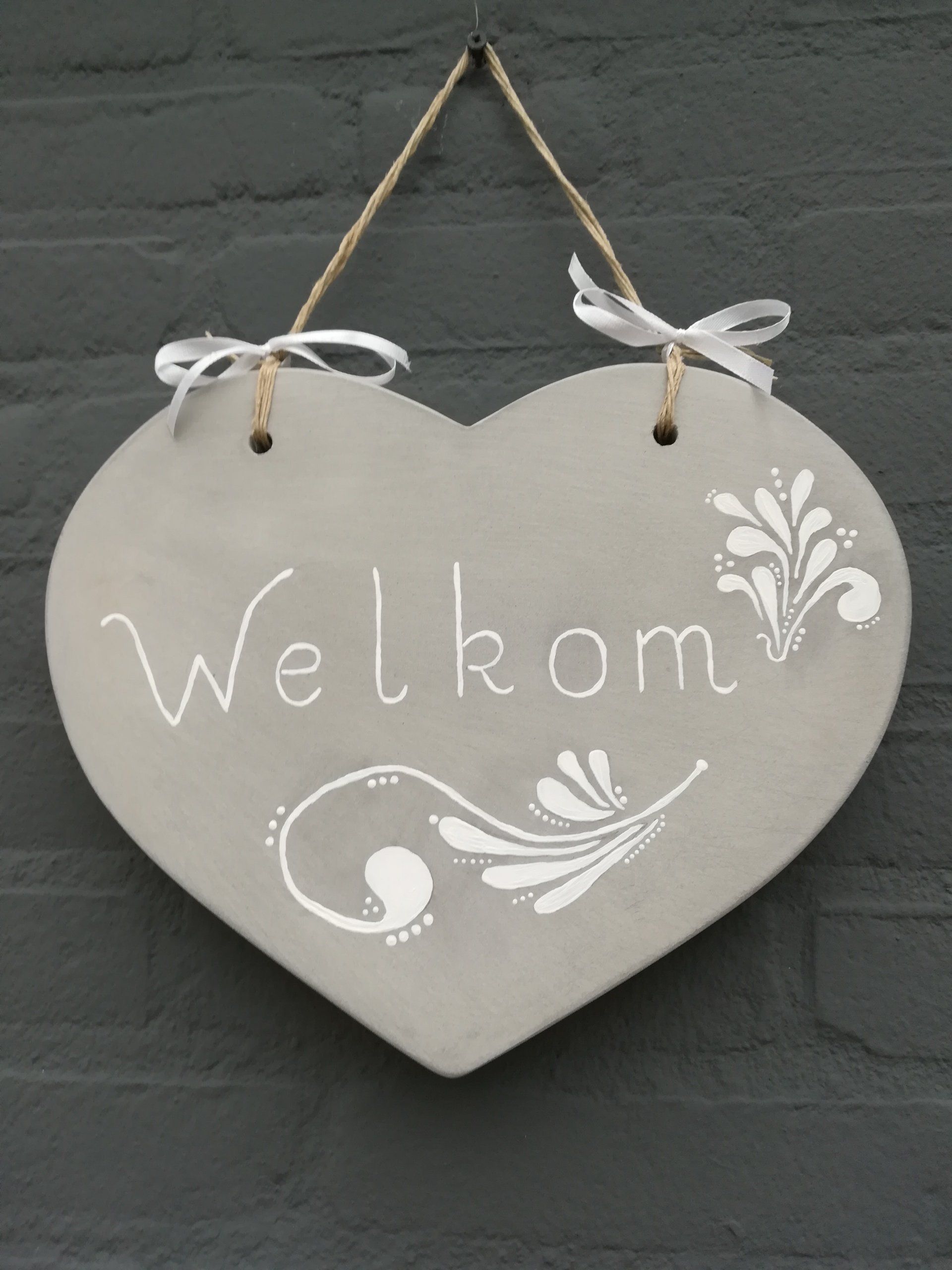 unieke welkom board, welkom board van beton, unieke betondecoratie, welkom logo, welkom, beton decoratie om op te muurte hangen, muurdecoratie, muuredcoratie van beton, unieke betonboard, board van cement, handgemaakt board, handgemaakt welkom board