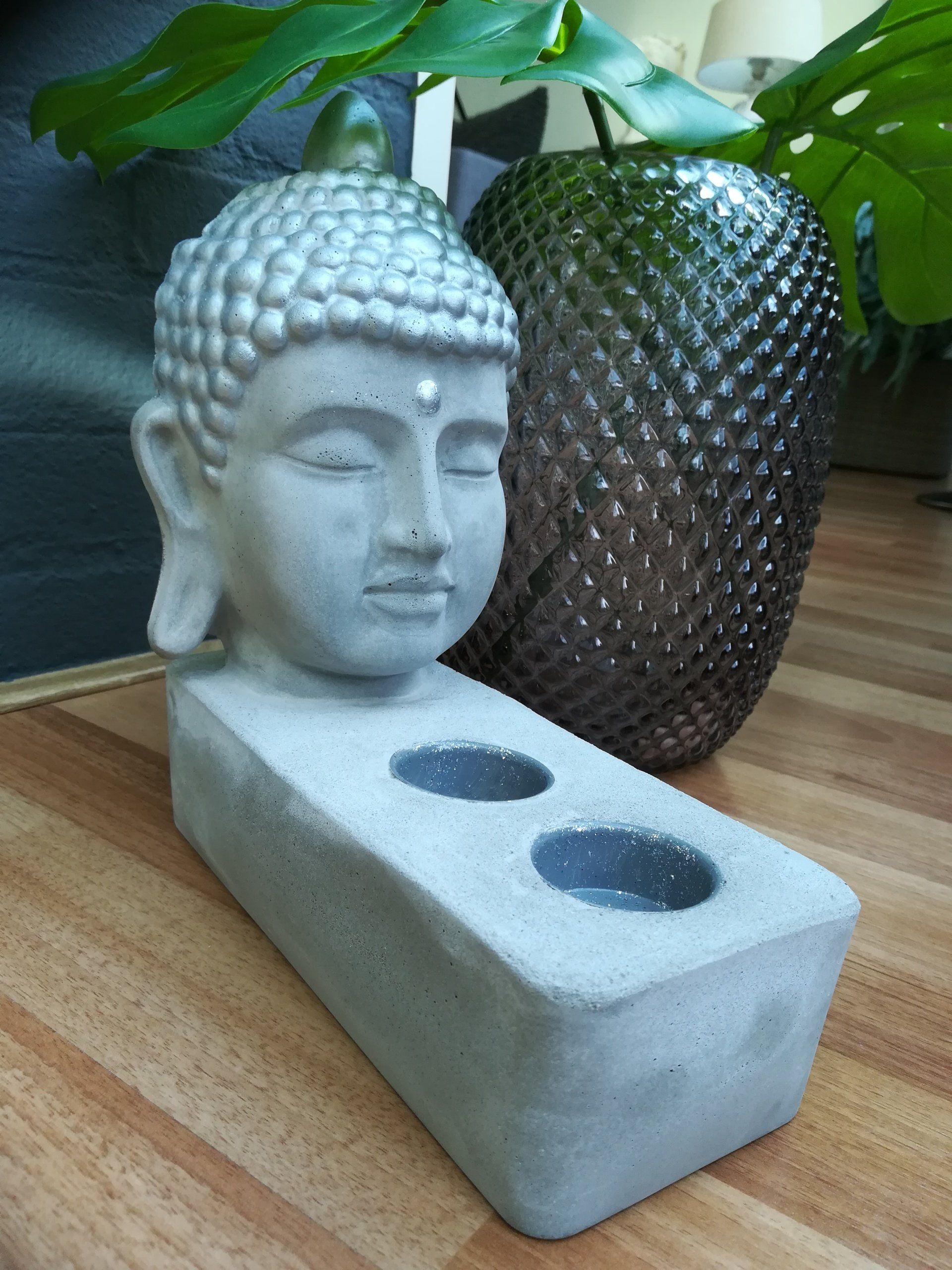Boeddha, unieke boeddha, unieka boeddha van beto, cementboeddha, boeddha van cement, handgemaakt boeddha, handgemaakt boeddha van beton, handgemaakt boeddha van cement, boeddha zilver, boeddha met glitter, handmade budda, iets anders boeddha