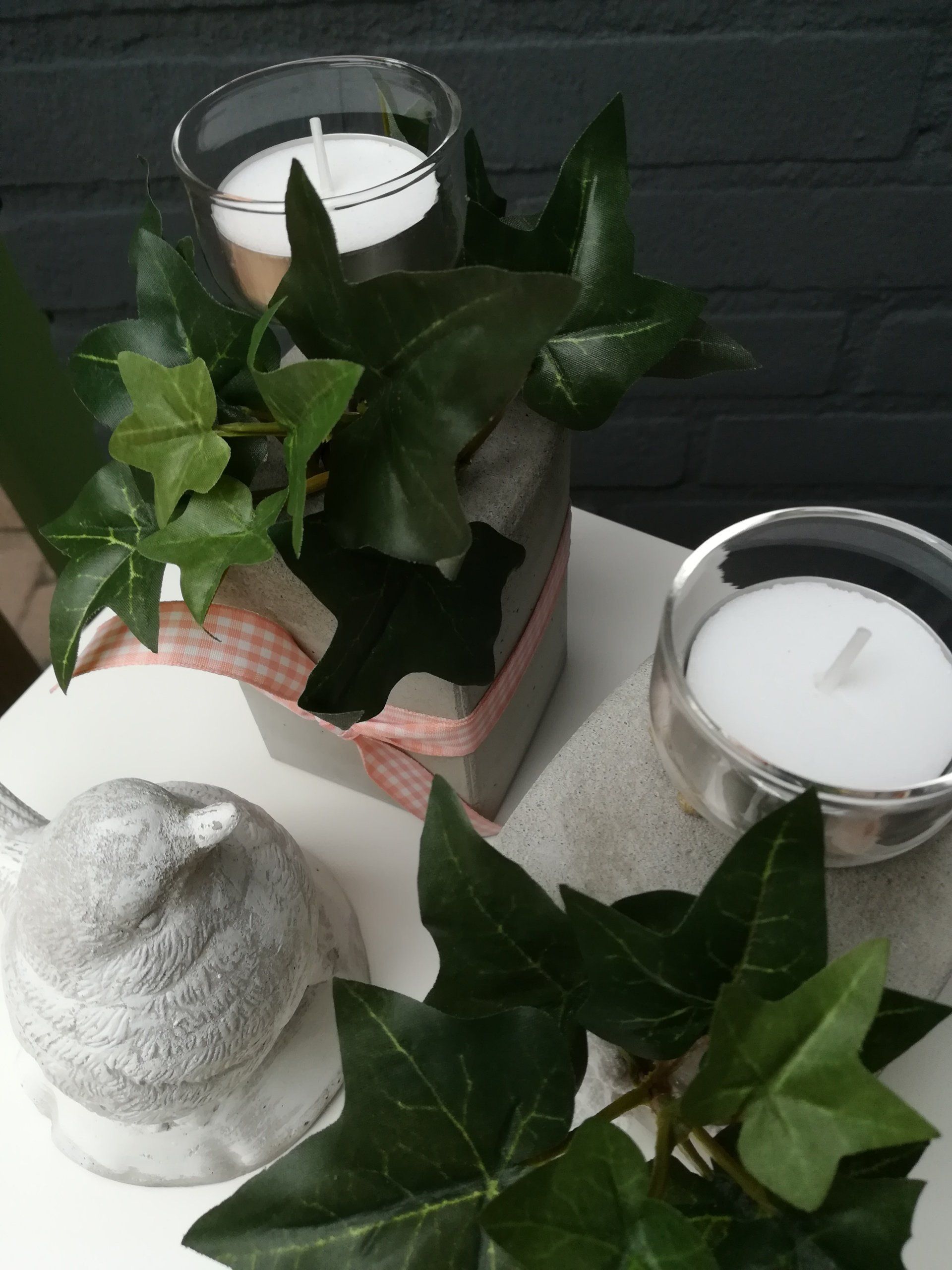 unieke theelichthouder, unieke waxinelicht, waxinelicht van beton, waxinelicht van cement, theelicht van cement, unieke betondeco, unieke cementdeco, cementdecoratie, vogel van beton, vogel van cement, vogeldeco, handgemaakt cementdeco, handgemaakt betondeco, handgemaakt