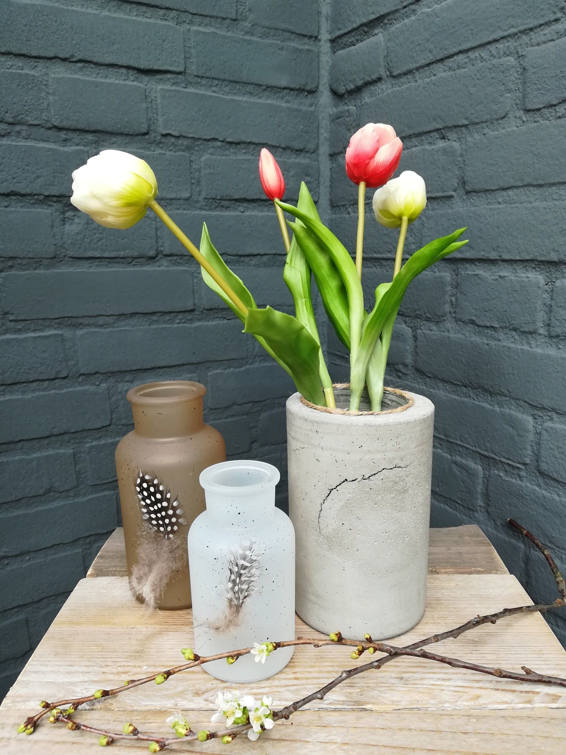 uniek glazen vaas, uniek betondecoratie, uniek cementdecoratie, handgemaakte unieke deco, handgemaakte unieke cementdeco, betonnene sokkel mit glas, betonnen sokkel mit glazen vaas, iets anders glazen vaas, iets anders cementdeco, iets anders betondeco, iets anders betonnen decoratie, niets anders cement decoratie, iets anders handgemaakt