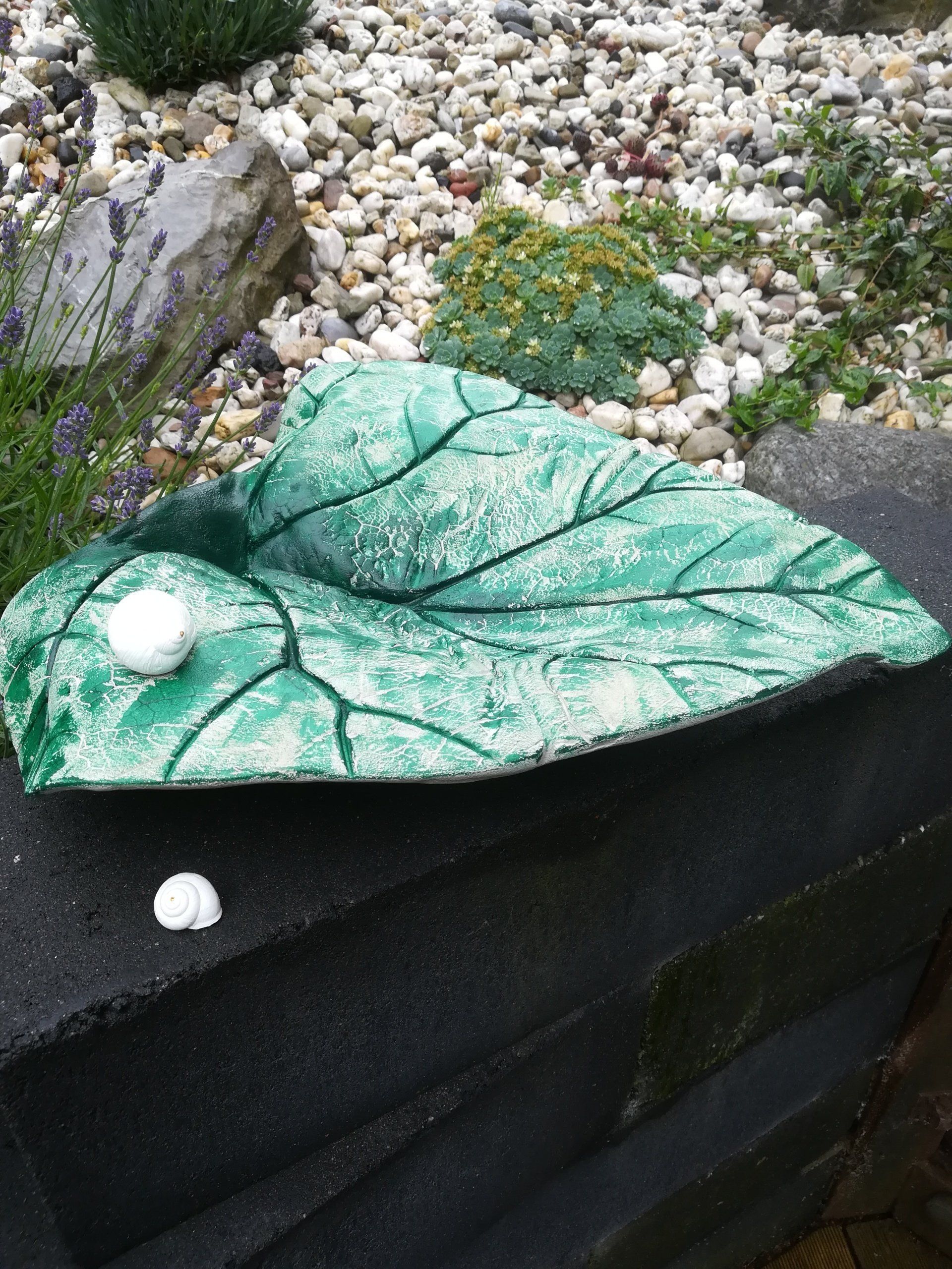 uniek vogelbad, uniek vogelbadle van cement, uniek vogelbadjevan beton, vogelbad, vogelbad van cement, vogelbad van beton, handgemaakt vogelbadje, handgemaakt vogelbad, vogelbad cadeau, cadeau vogelbad, tuindecoratie vogelbad, tuindeco vogelbad, tuindecoratie beton, tuindecoratie cement, cement vogelbad, betonnen vogelbad, cadeau voor de tuin