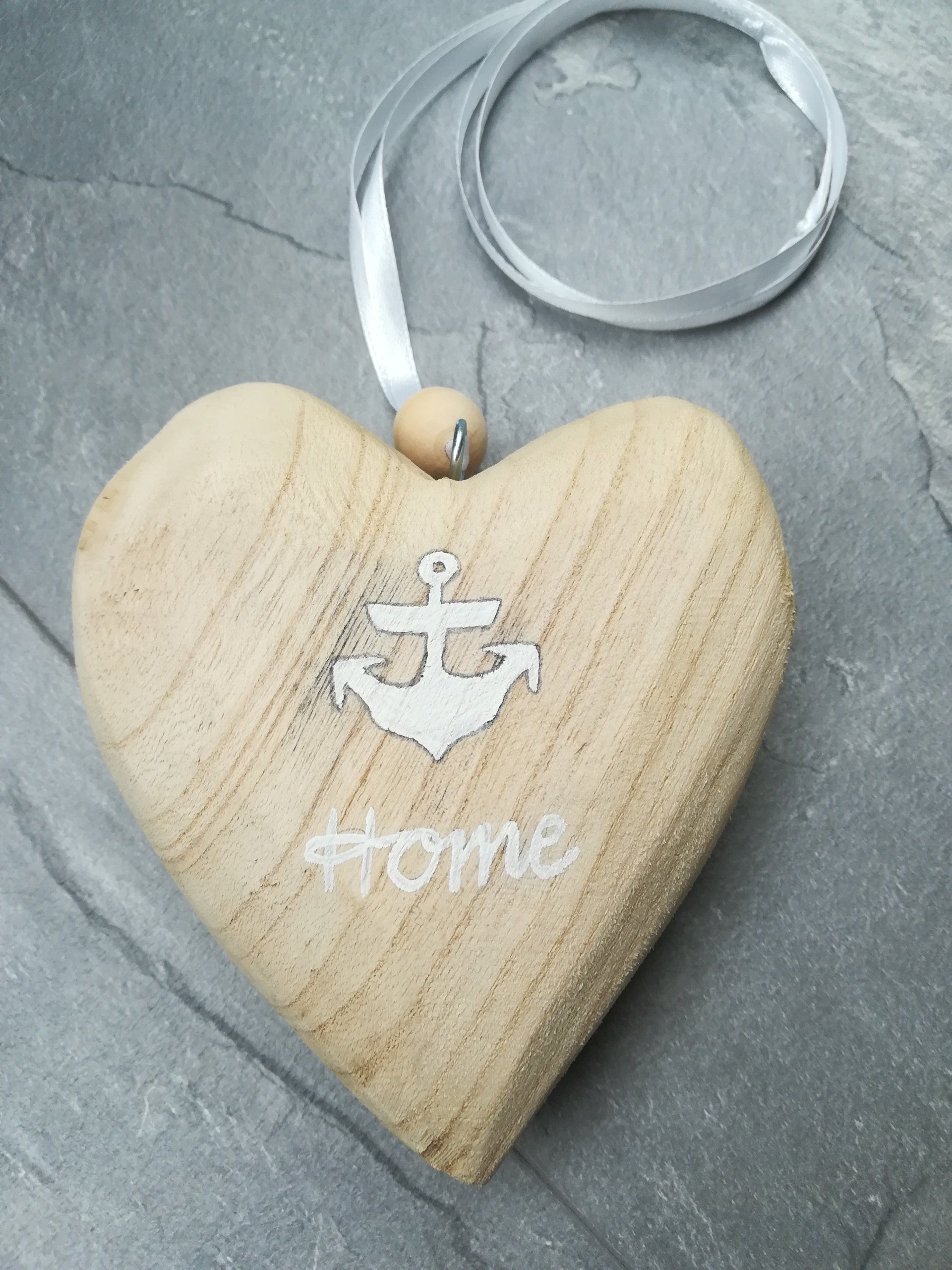 Hart van hout, hart van hout om op te hangen, handgeschildert hartje van hout, handgeschildert hart home, handgeschildert deco van hout, uniek cadeautje van hout, hartje van hout uniek, schattige hartjes, handgemaakt cadaut, handgemaakt kado, uniek hart met anker, uniek hart met dots, uniek hart handgemaakt
