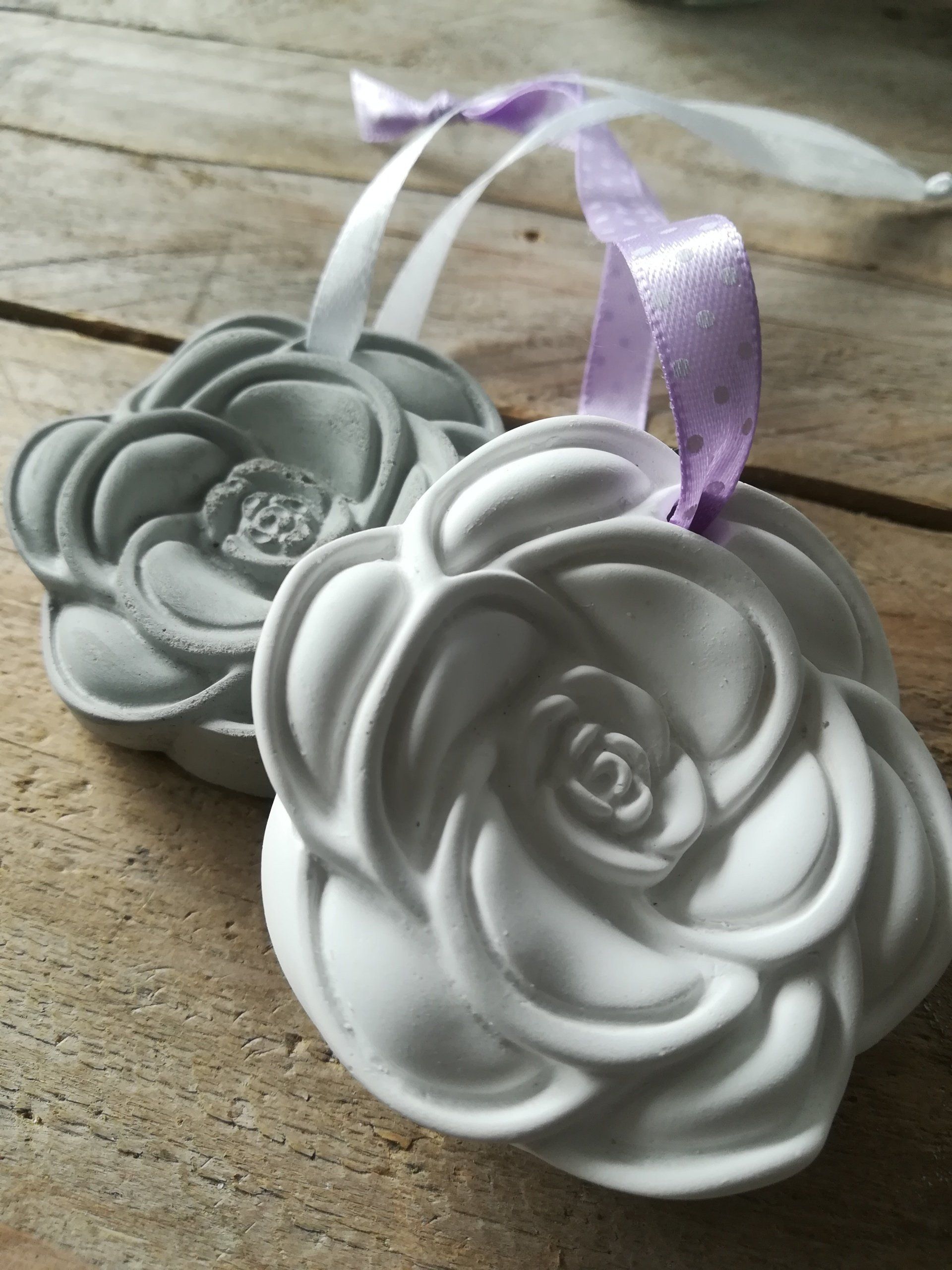 Bloem deco van cement, bloem deco vanbeton, uniek  bloem deco vanbeton, uniek bloemdeco van raysin, uniek bloem deco vancement, betonnen bloem, uniek betonnen bloem, uniek vement bloem, uniek raysin bloem, deco, iets anders deco, cadeautje bloem beton, cadeaut bloem beton, kado bloem,uniek bloemkado, schattig bloem cadeaut