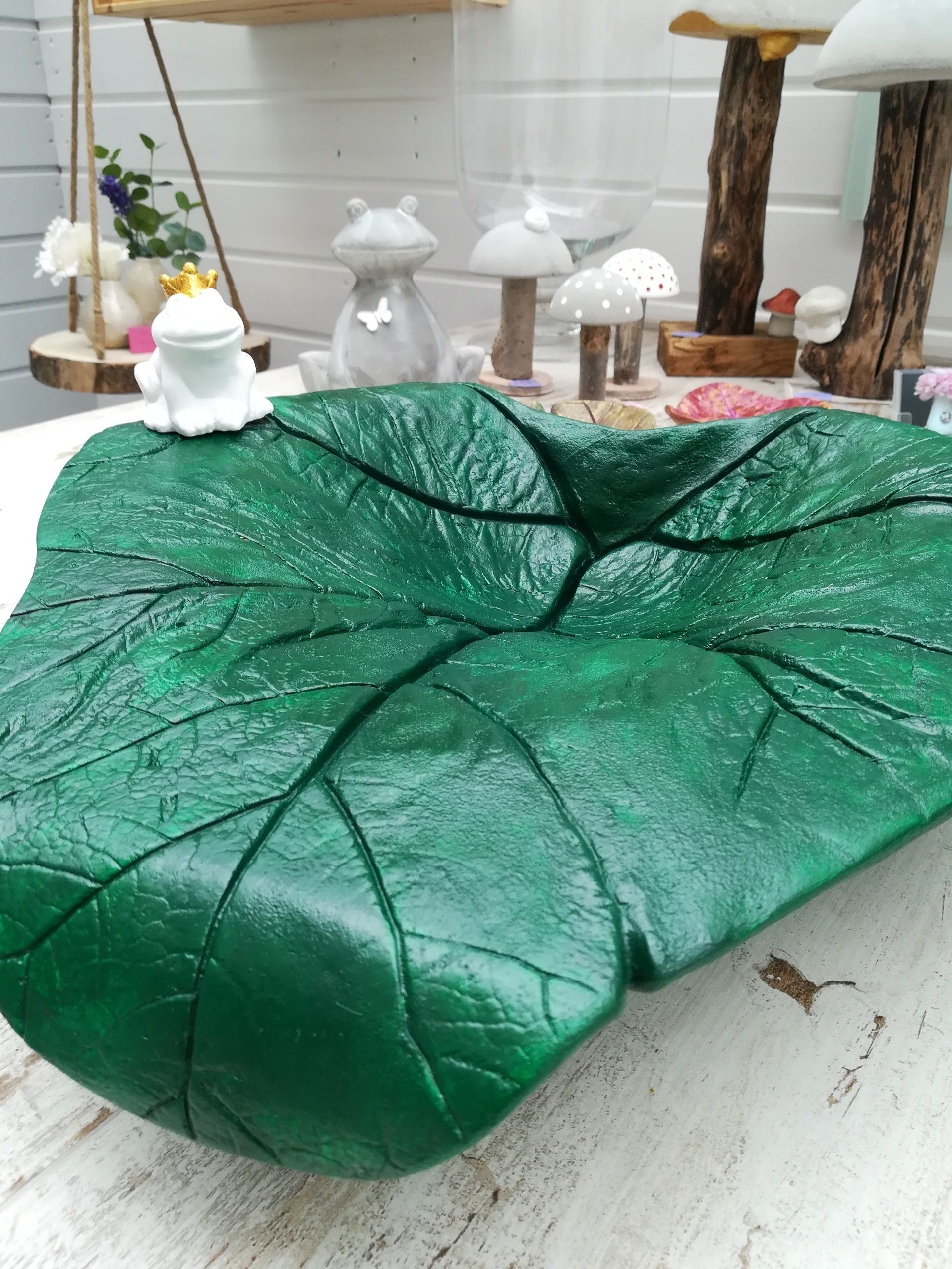 uniek vogelbad, uniek vogelbadle van cement, uniek vogelbadjevan beton, vogelbad, vogelbad van cement, vogelbad van beton, handgemaakt vogelbadje, handgemaakt vogelbad, vogelbad cadeau, cadeau vogelbad, tuindecoratie vogelbad, tuindeco vogelbad, tuindecoratie beton, tuindecoratie cement, cement vogelbad, betonnen vogelbad, cadeau voor de tuin