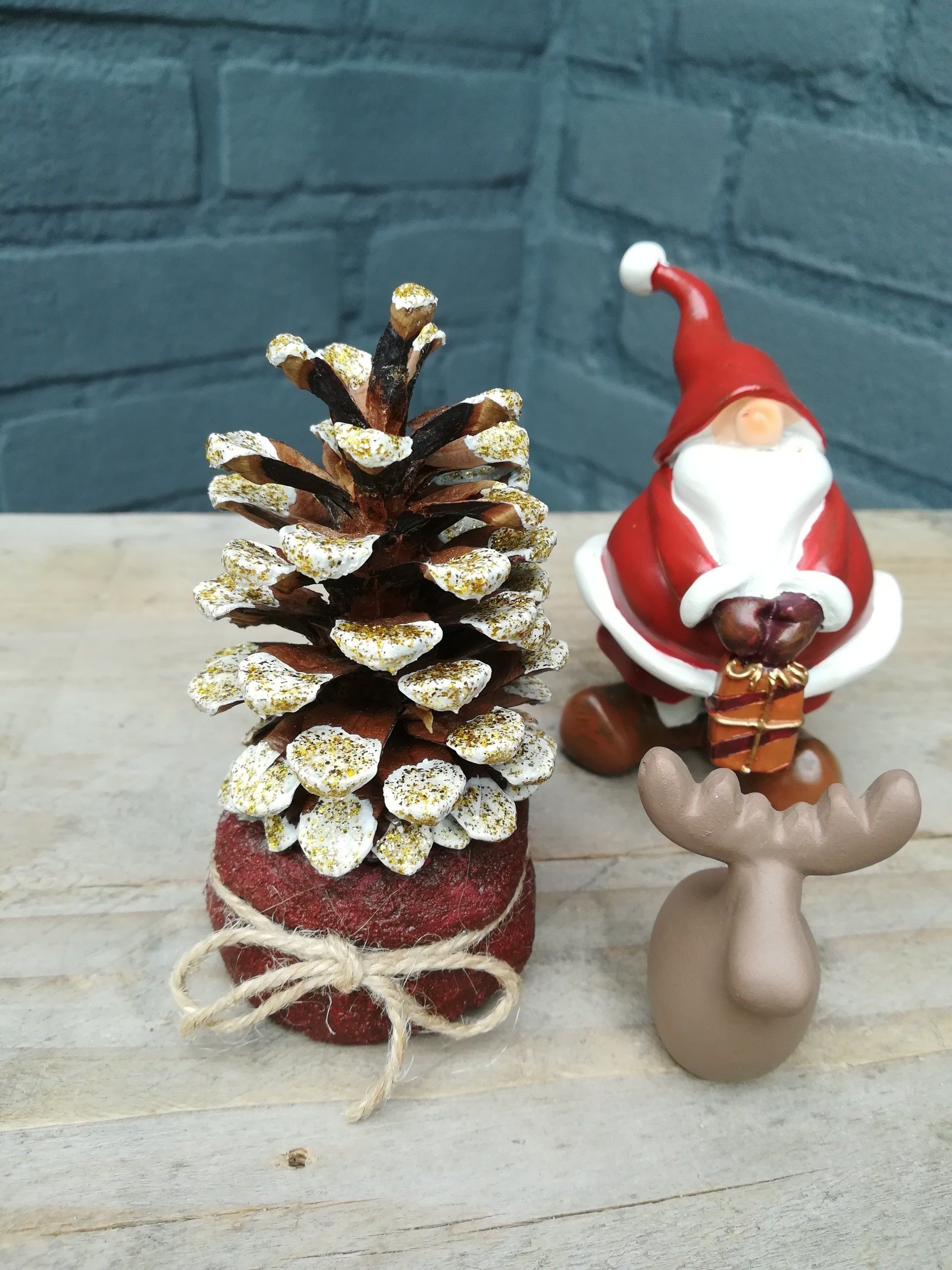 kerst deco mini, mini kerst boom, mini handgemakkt, kerst boom, kerstboom van beton, kerstboom van cement, dennenappel en beton, deco voor kerst, deco voor kerstmis, decoratie voor kerstmis, decoratie voor kerst, uniek deco kerst, handgemaakt deco voor kerst, winter deco beton, winter deco cement, iets anders kerst deco, iets anders geven,cadeautje voor kerst