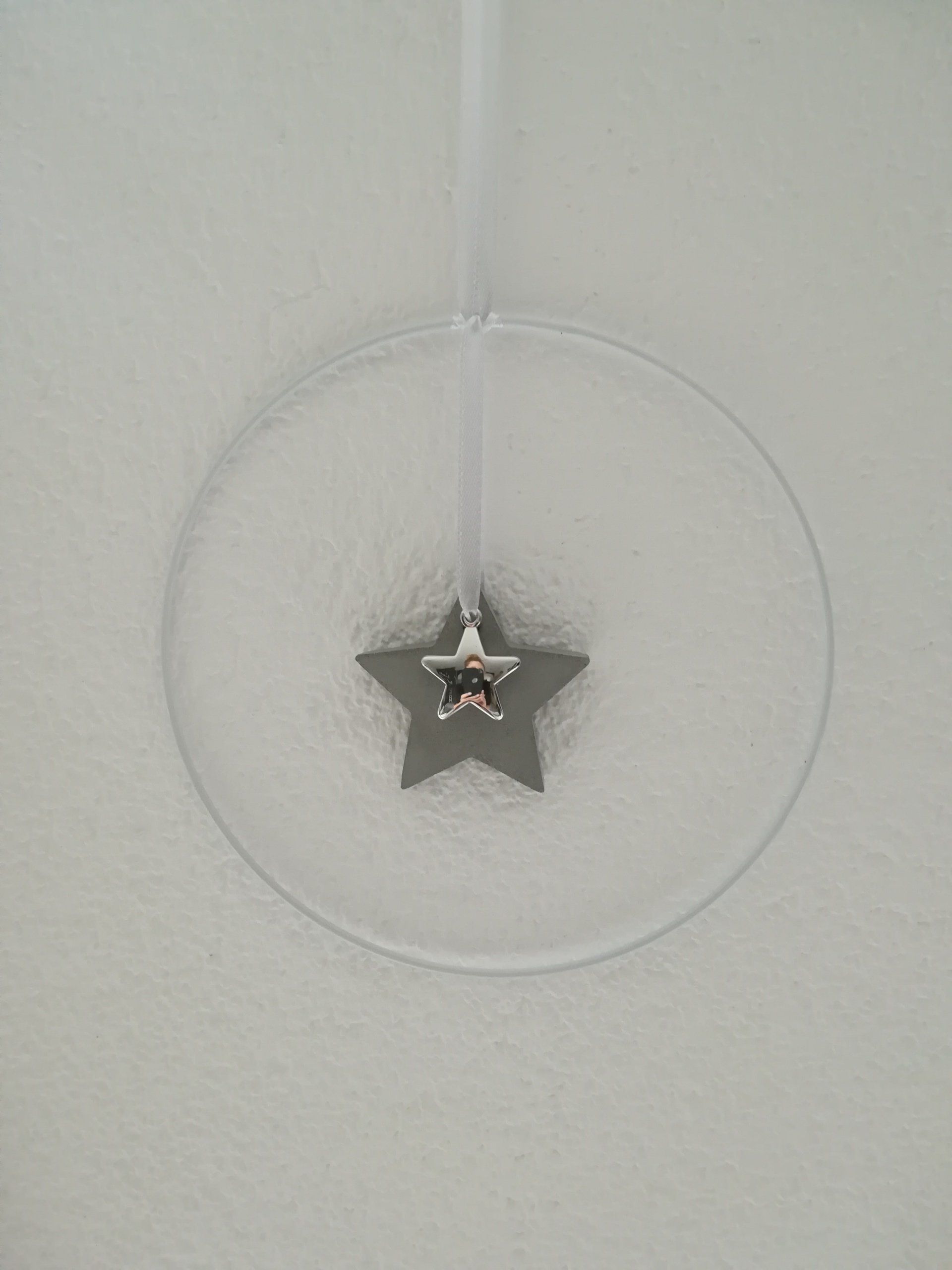 metalen ring kerst, kerst ster om op te hangen, uniek kerst deco, uniek sterren van beton, uniek sterren van cement, uniek metalen ring om op te hangen, handgemaakt kerst deco, kerst decoratie, handgemaakt betonnen ster, handgemaakt cement ster, ring om op te hangen, ring voor kerst, metalen ring vvor kerst, uniek deco ster en ring, iets anders, iets anders geven, uniek cadeau, uniek kado, uniek cadeautje, uniek cadeau kerst