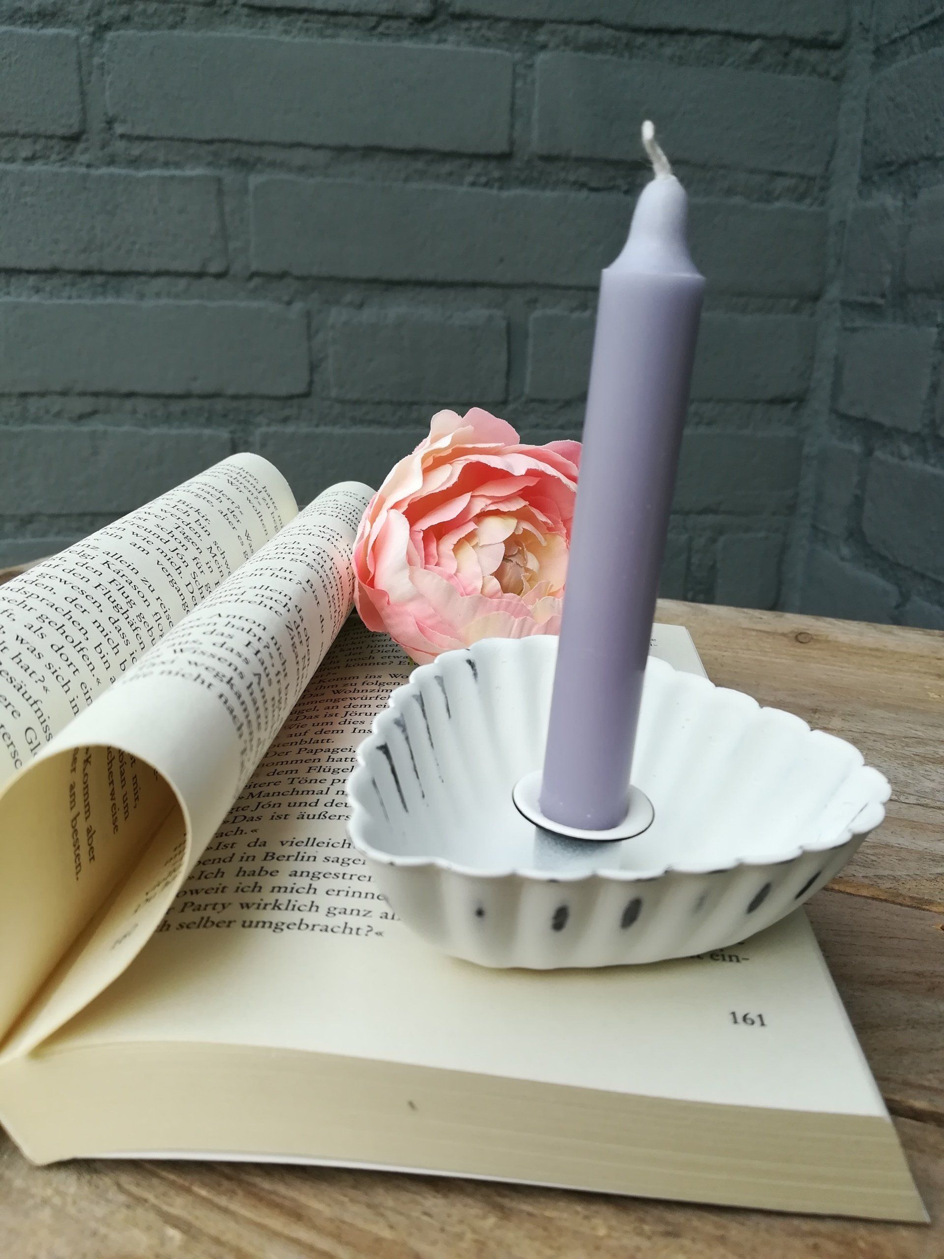 Mini zinken kandelaar, shabby shic deco, shabby shic decoratie, witte mini kandelaar, kandelaar van zink, witte kandelaar van zink, witte zinken kandelaar, deco vl home, deco vlhome, decoratie vl home decoratie vlhome, zinken deco shabby stijl, deco shaby stijl, wit shabby deco, zinken deco shabby