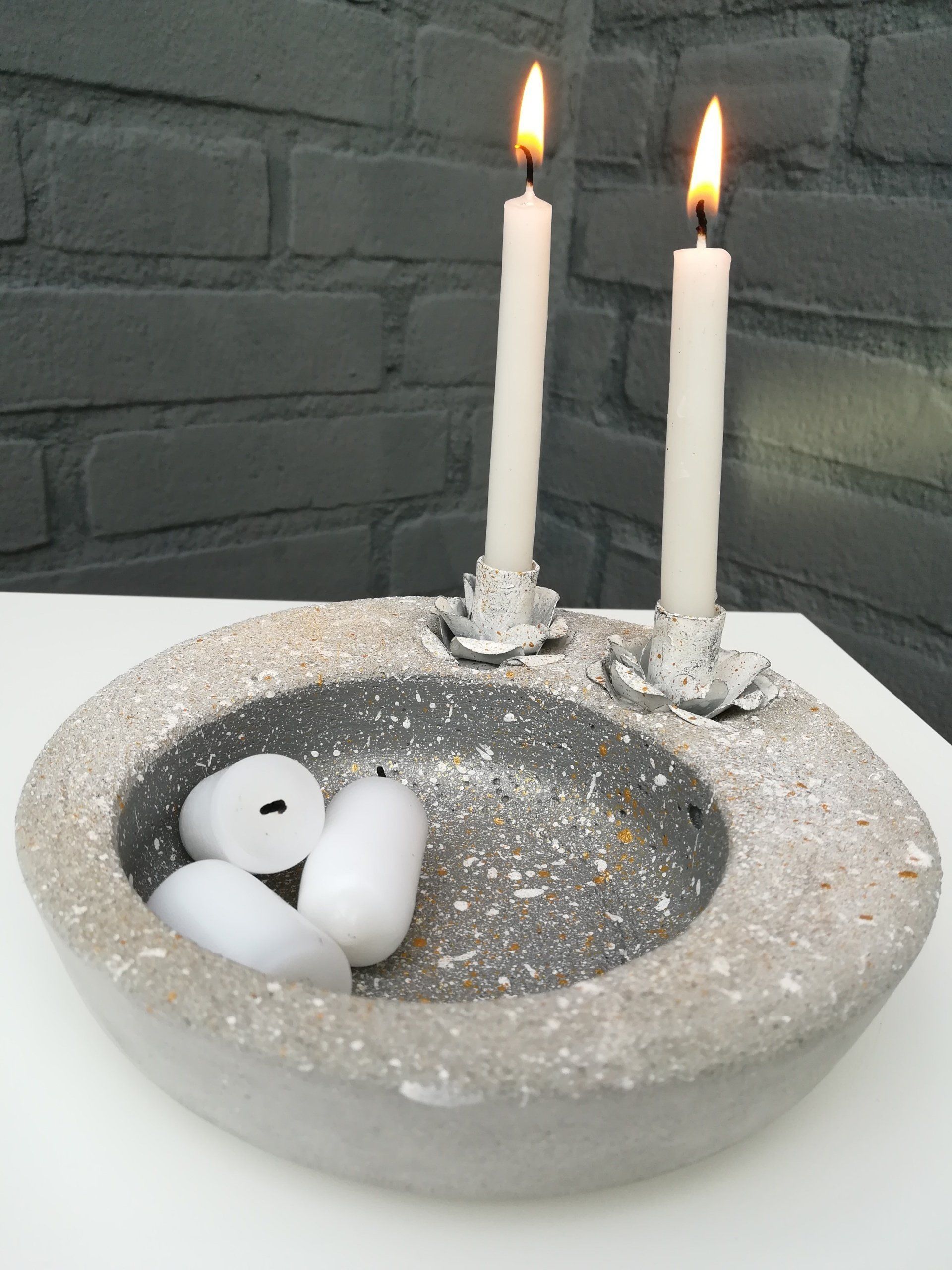 betonnen kaarsenhouder, kaarsenhouder van cement, kaarsenhouder van cement, kaarsenhouder handgemaakt, iets anders geven, iets anders deco, deco van beton, deco van cement, metaal deco met beton, , metalen deco met cemnt, handgemaakt uniek deco, beton liefde, liefde voor beton, passie vvor beton, kaarsenhouder uniek