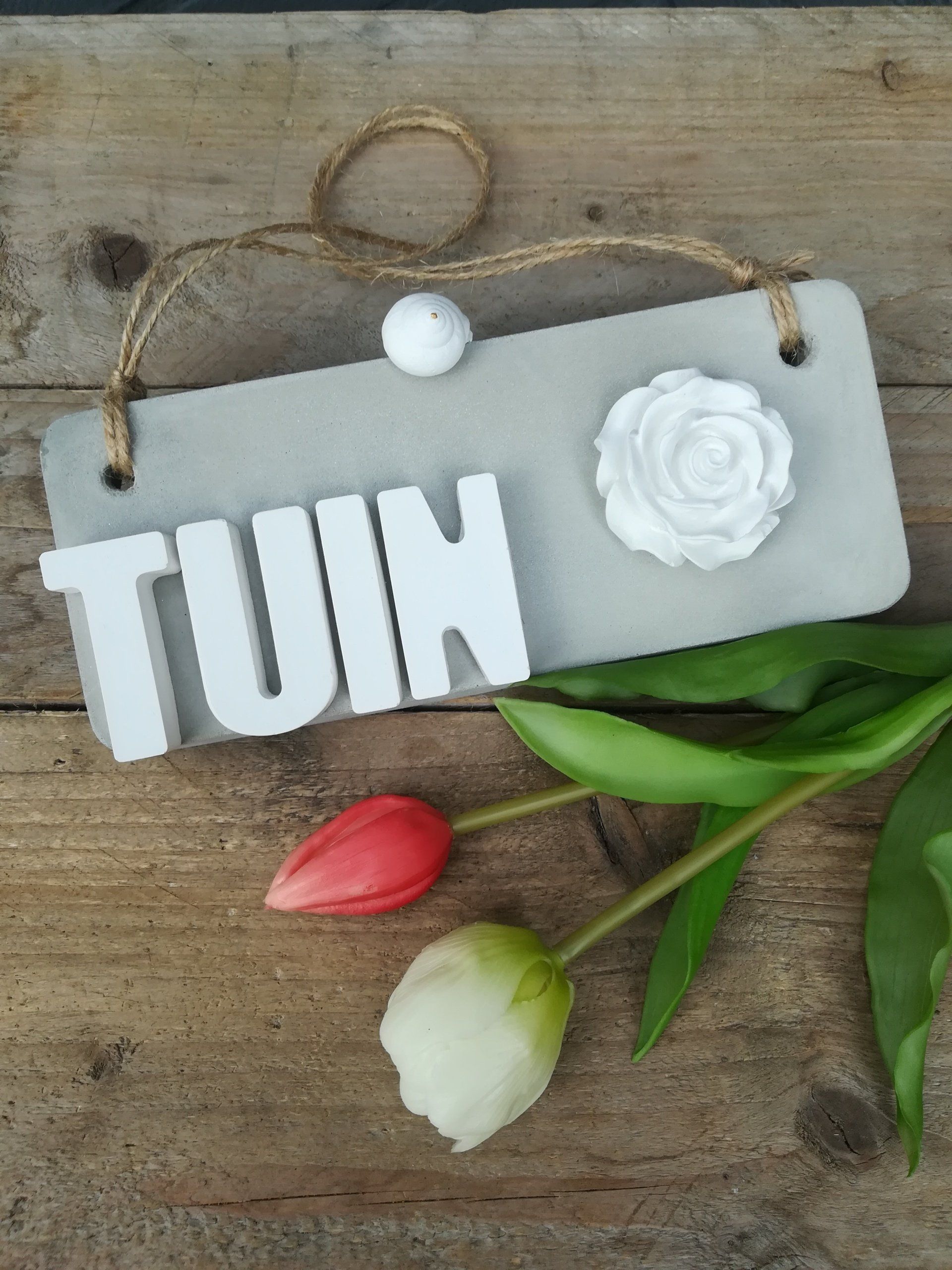 betonnen bord, bord home, home bord, betonnen letters, uniek bord beton, uniek bord cement, uniek bord raysin, uniek letter bord, uniek cement bord, uniek raysin bord, cadeautje home, cadeautje thuis, klein dankje, uniek en handgemaakt, handgemaakt bord