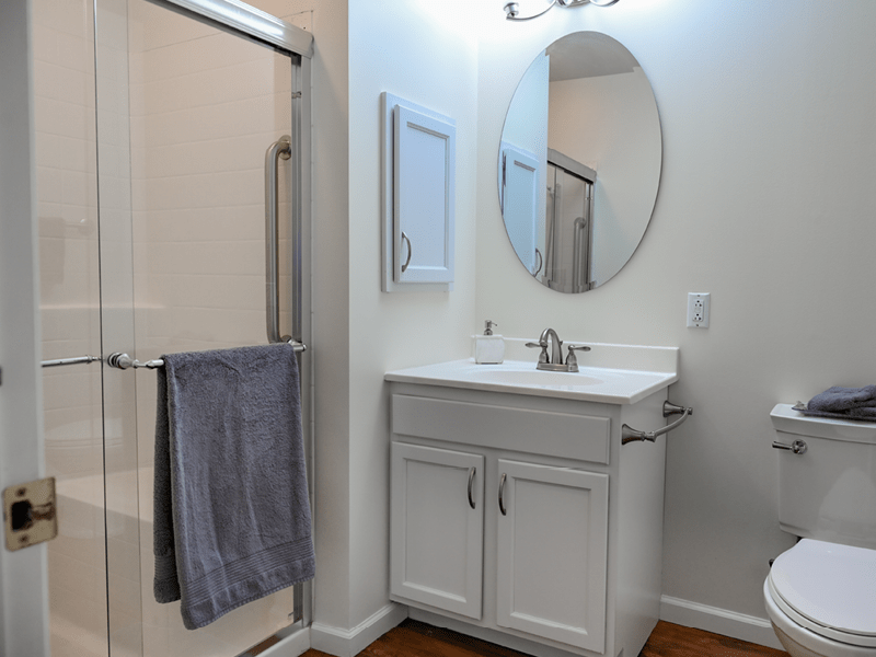 Nursing home Bathroom - Jefferson city senior independent living
