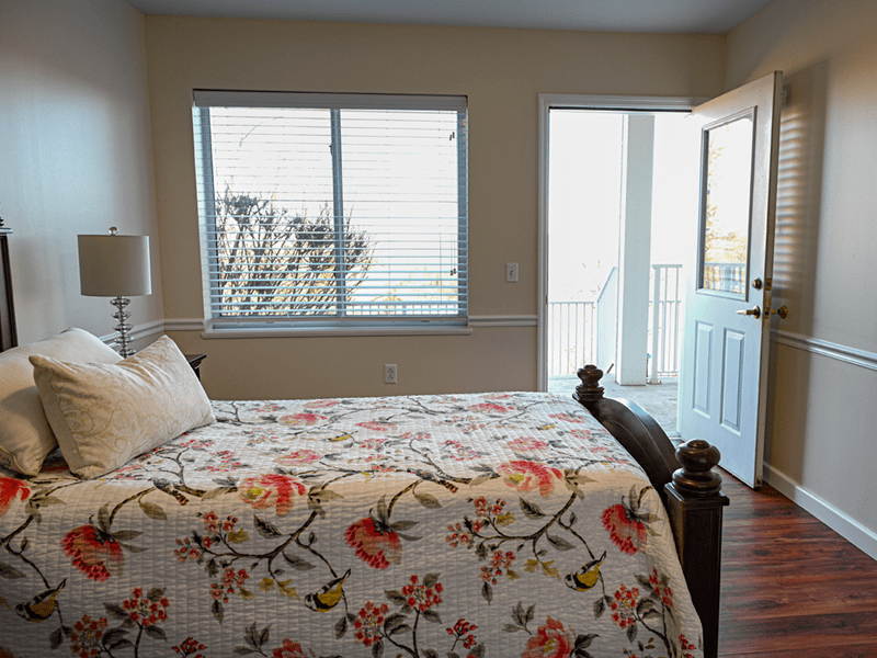 Nursing home bedroom Jefferson city senior independent living