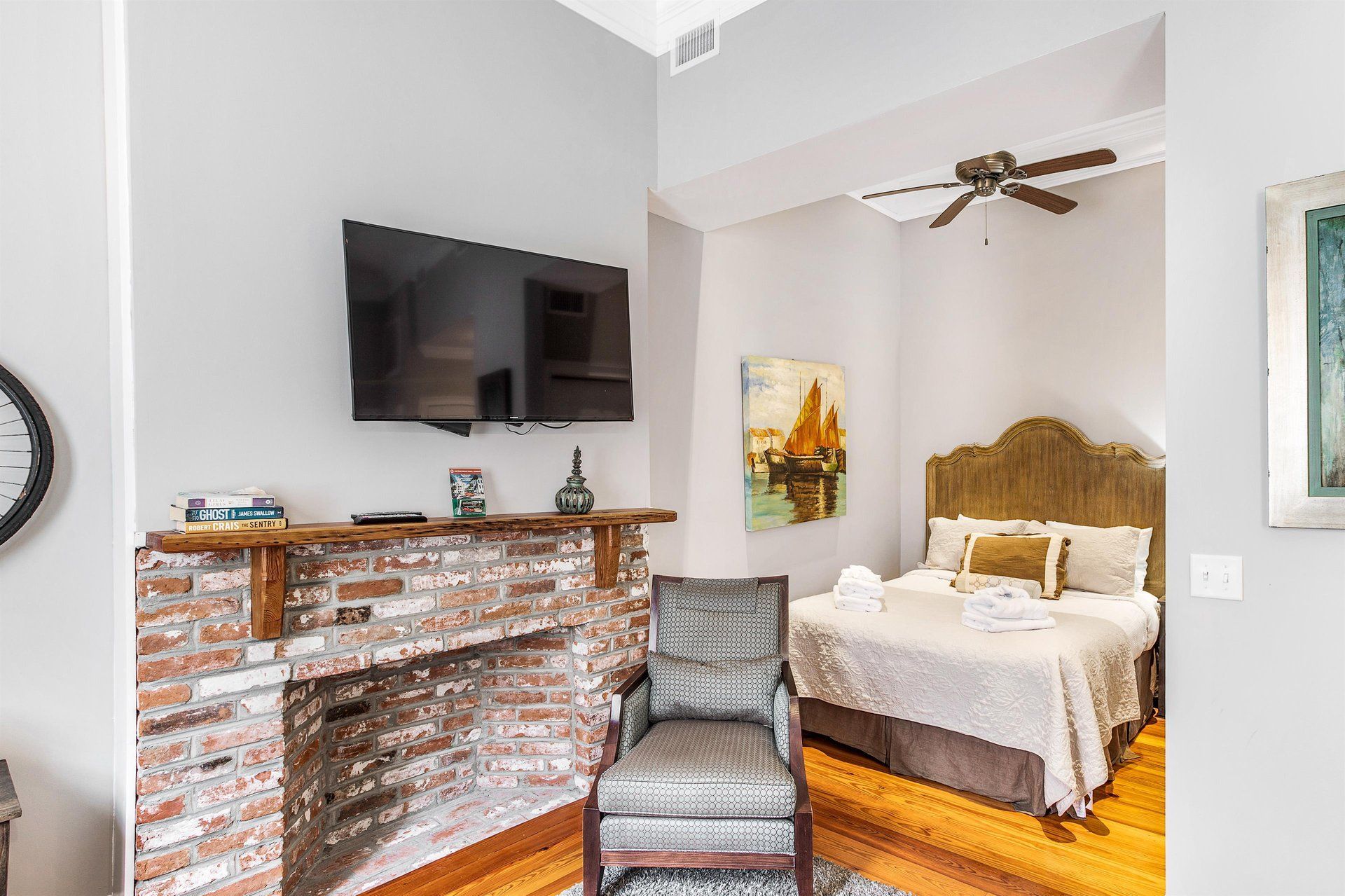 Fireplace William Sewell Jr. Suite