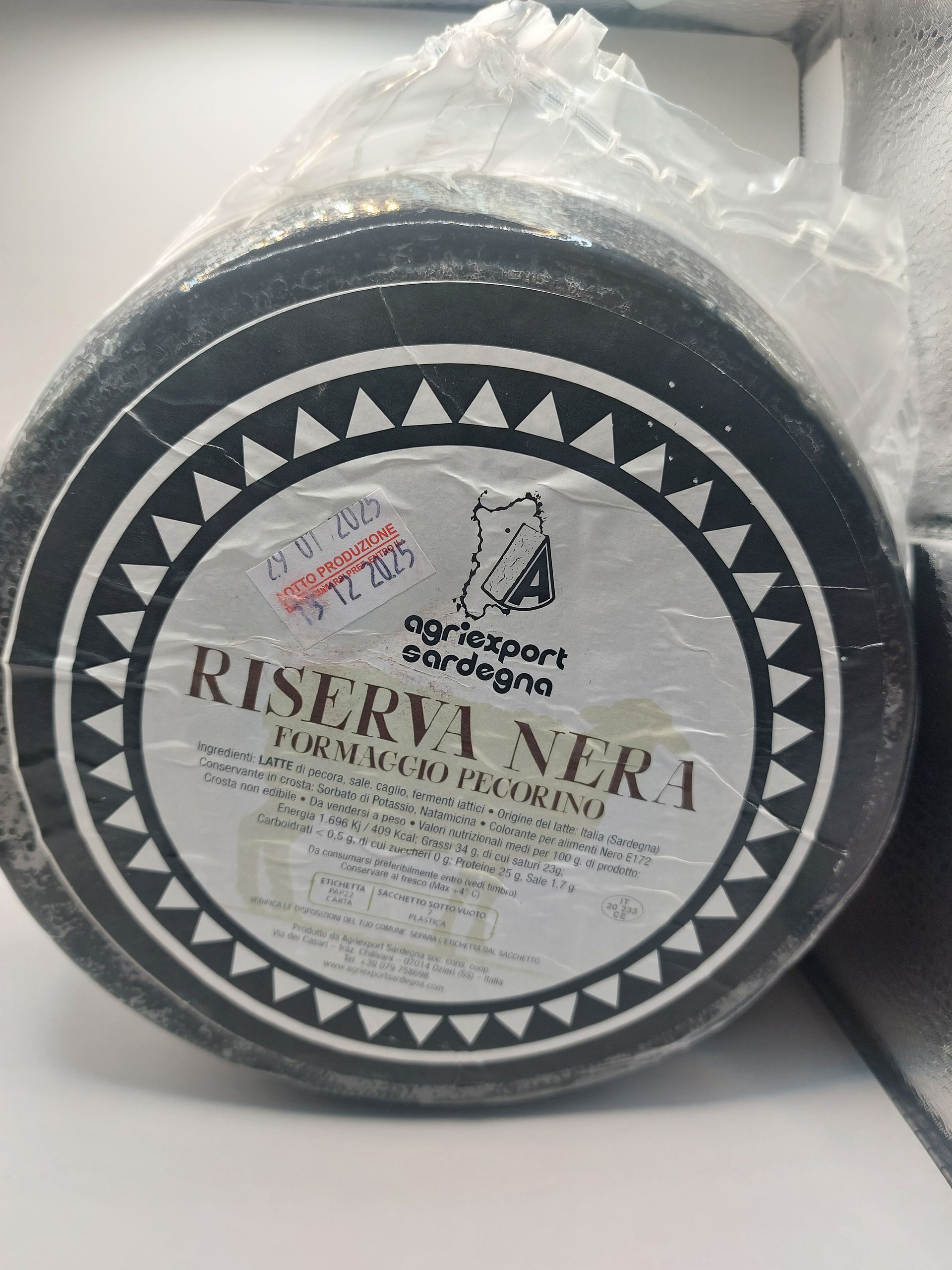 Sardinian Pecorino 250 gr (black crust)