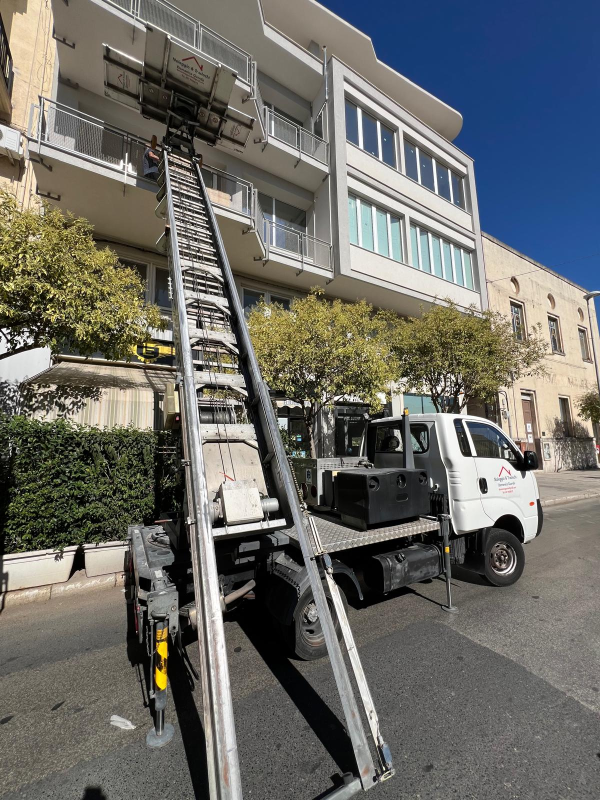 Guardo noleggio autoscale traslochi